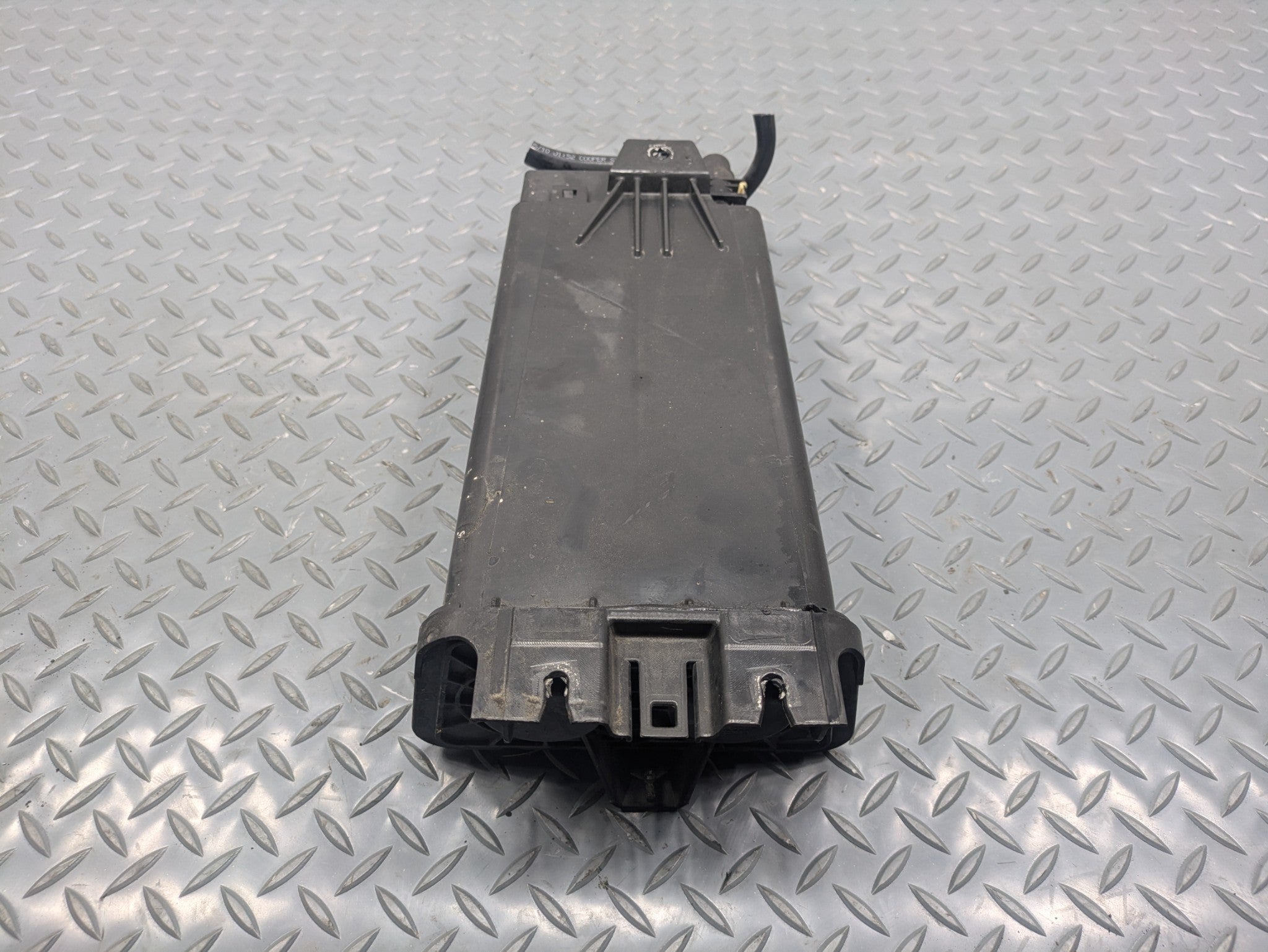 2009 - 2012 OEM FORD FLEX FUEL EMISSION EVAPORATOR CHARCOAL VAPOR CANISTER