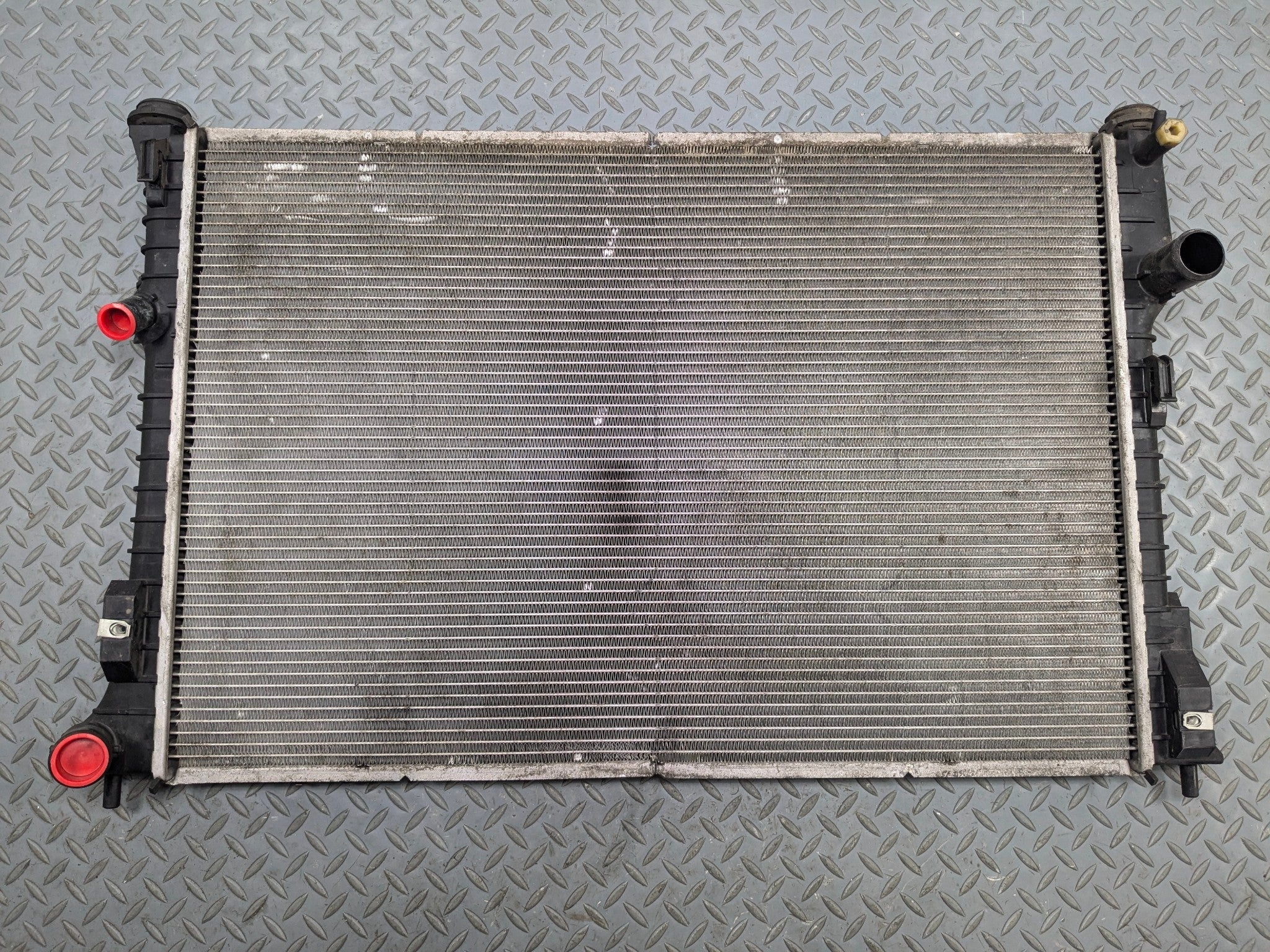 2009 - 2012 OEM FORD FLEX ENGINE COOLANT RADIATOR ASSEMBLY