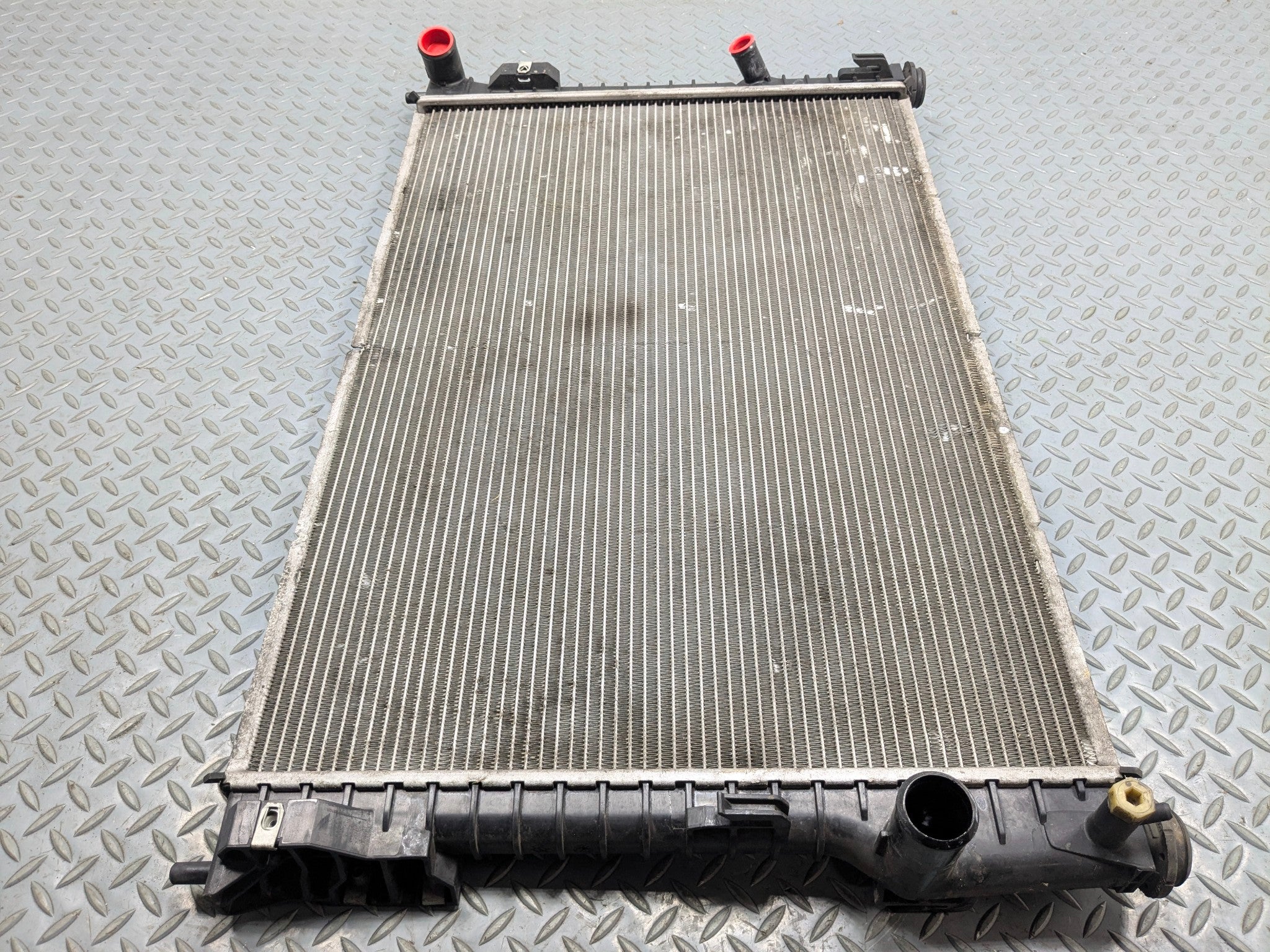 2009 - 2012 OEM FORD FLEX ENGINE COOLANT RADIATOR ASSEMBLY