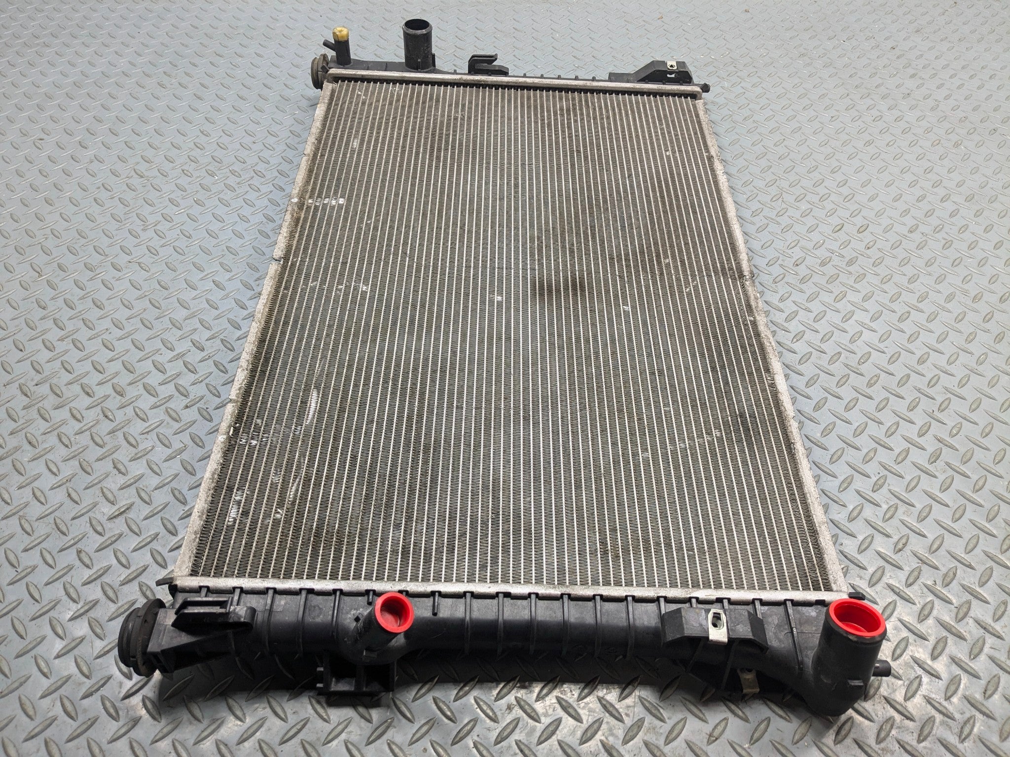 2009 - 2012 OEM FORD FLEX ENGINE COOLANT RADIATOR ASSEMBLY