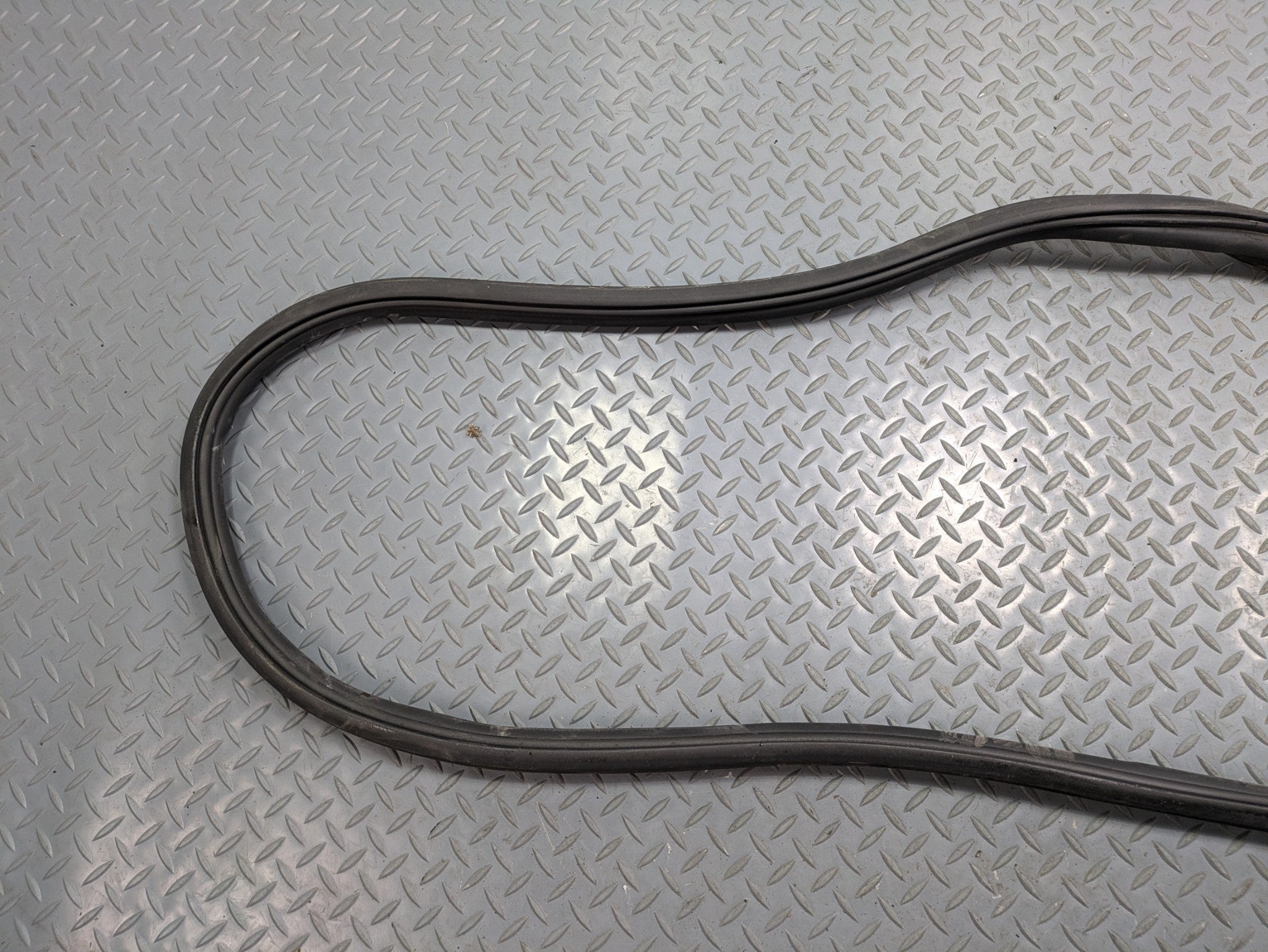 2009 - 2012 OEM FORD FLEX REAR TRUNK LIFTGATE DOOR SEAL WEATHERSTRIP RUBBER
