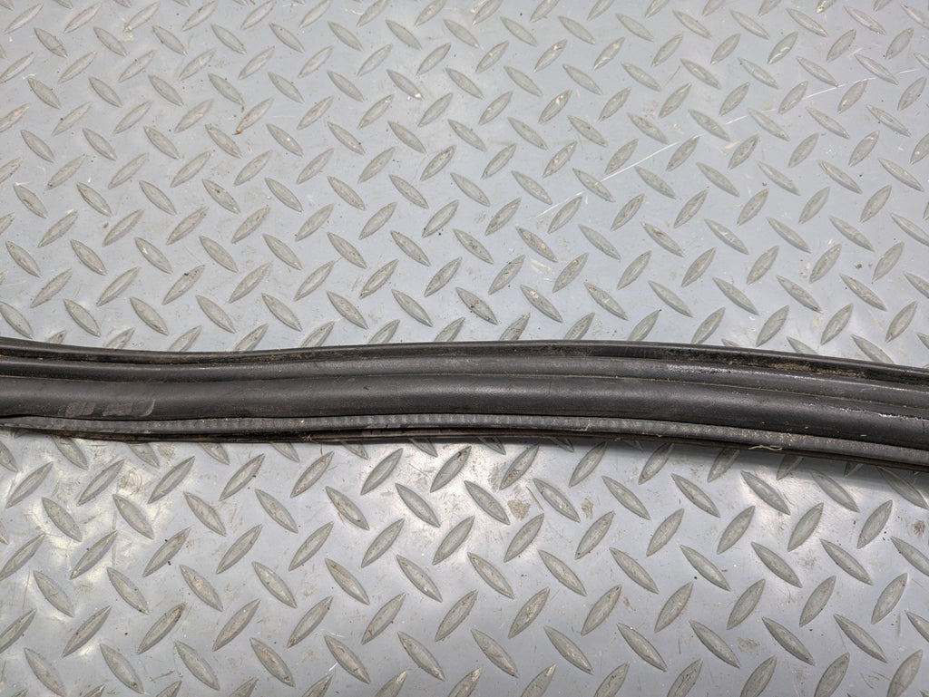 2009 - 2012 OEM FORD FLEX REAR TRUNK LIFTGATE DOOR SEAL WEATHERSTRIP RUBBER