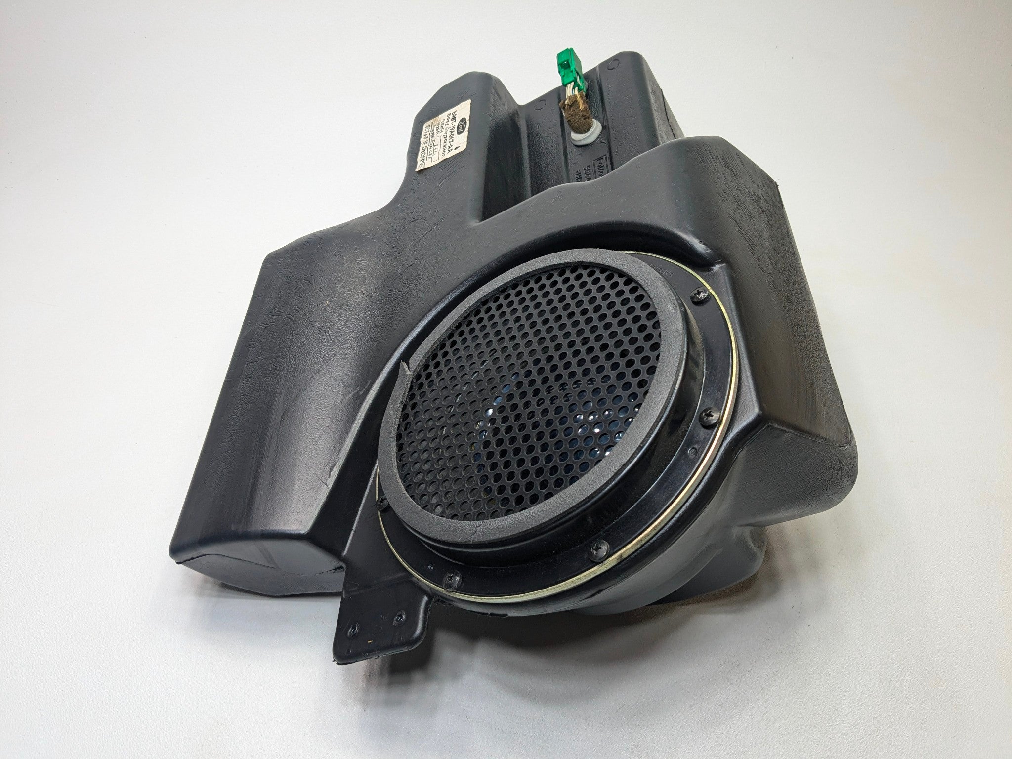 2009 - 2012 OEM FORD FLEX SUBWOOFER SPEAKER BOX ASSEMBLY