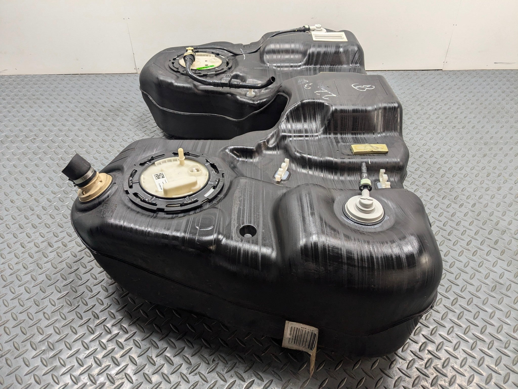 2009 - 2012 OEM FORD FLEX FUEL GAS TANK RESERVOIR ASSEMBLY