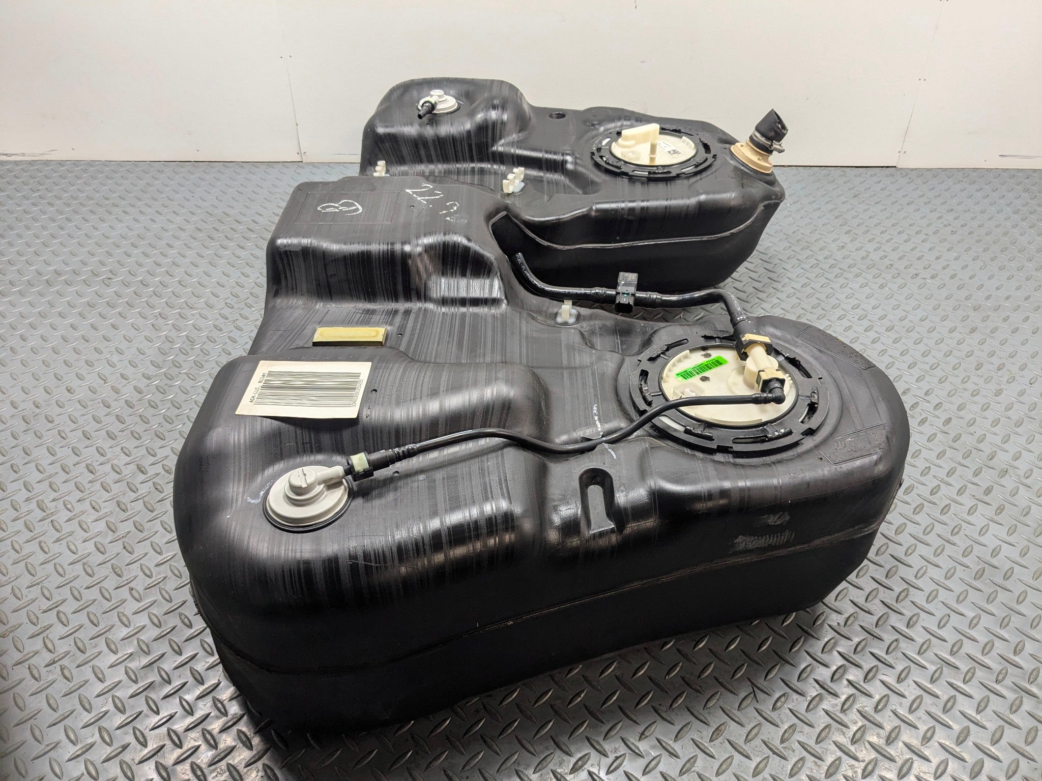 2009 - 2012 OEM FORD FLEX FUEL GAS TANK RESERVOIR ASSEMBLY