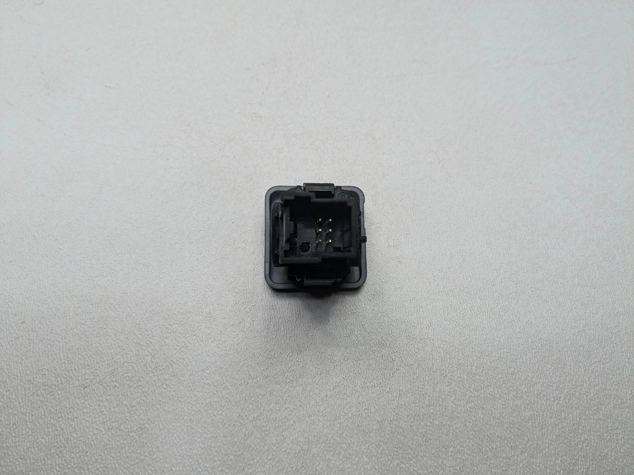 2009 - 2012 OEM FORD FLEX POWER LIFTGATE TRUNK CONTROL SWITCH