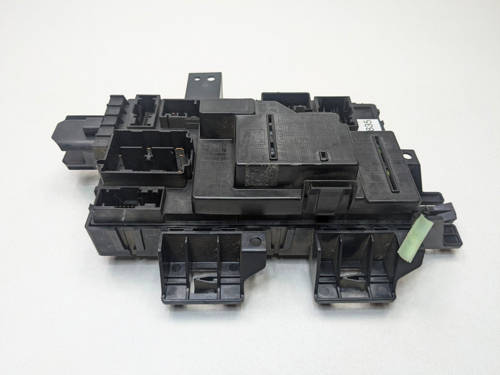 2009 - 2012 OEM FORD FLEX CABIN FUSE RELAY JUNCTION BOX ASSEMBLY