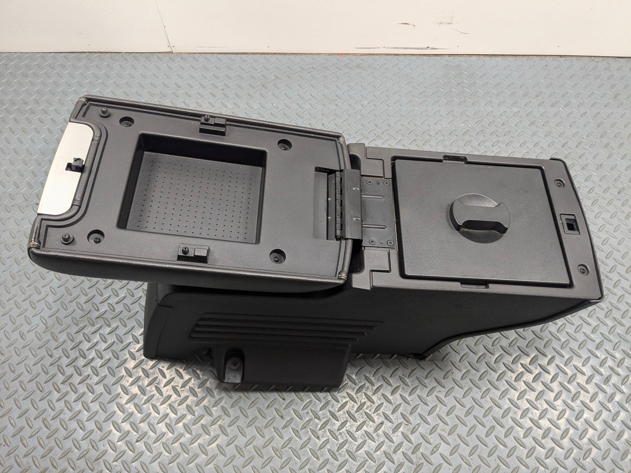 2009 - 2012 OEM FORD FLEX REAR 2ND ROW CENTER CONSOLE ARMREST CUP HOLDER FRIDGE