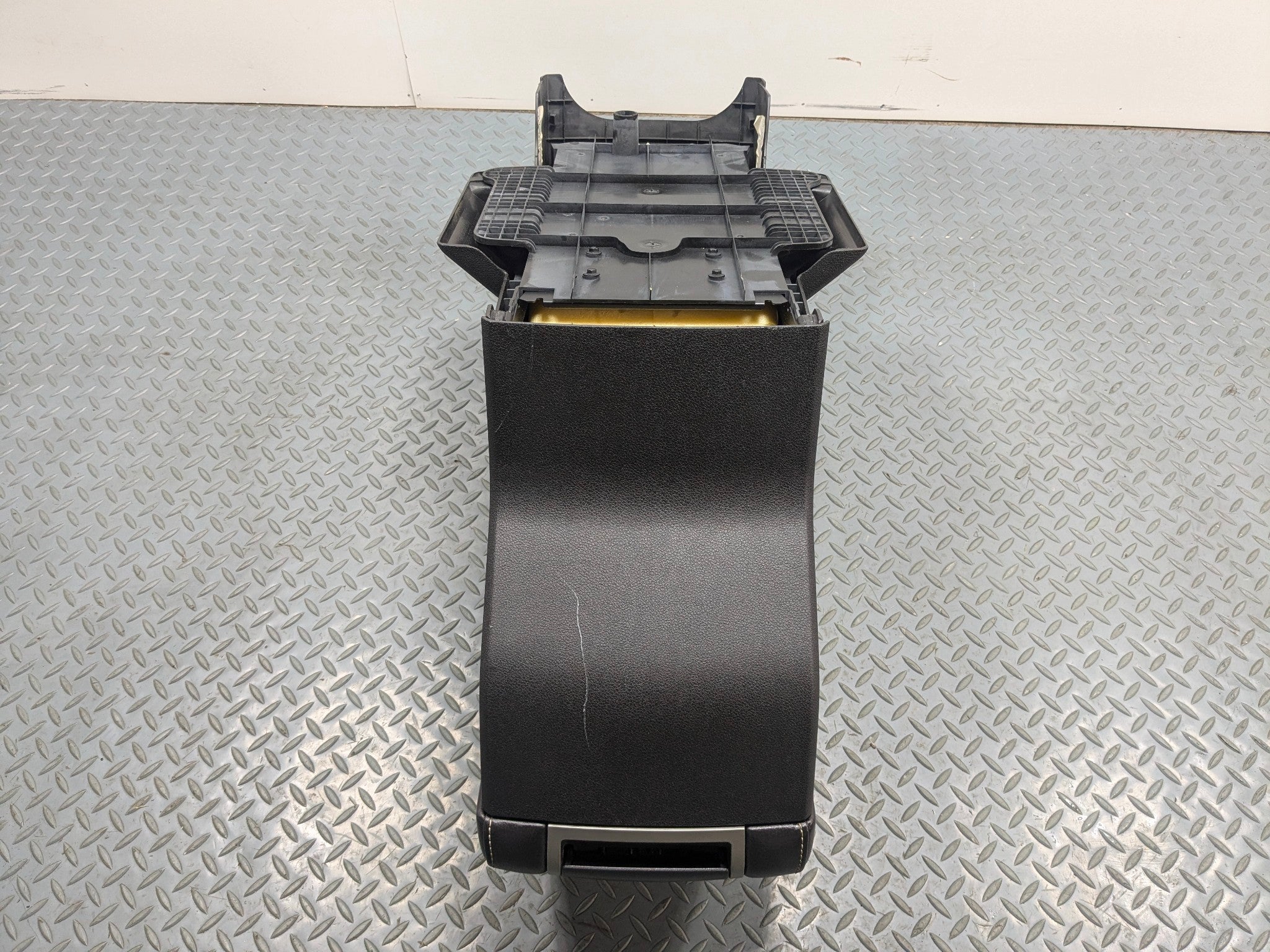 2009 - 2012 OEM FORD FLEX REAR 2ND ROW CENTER CONSOLE ARMREST CUP HOLDER FRIDGE