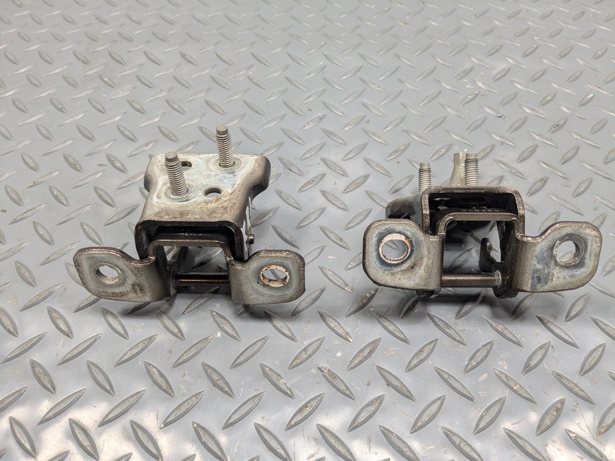 2009 - 2012 OEM FORD FLEX REAR RIGHT SIDE DOOR HINGE SET UPPER AND LOWER