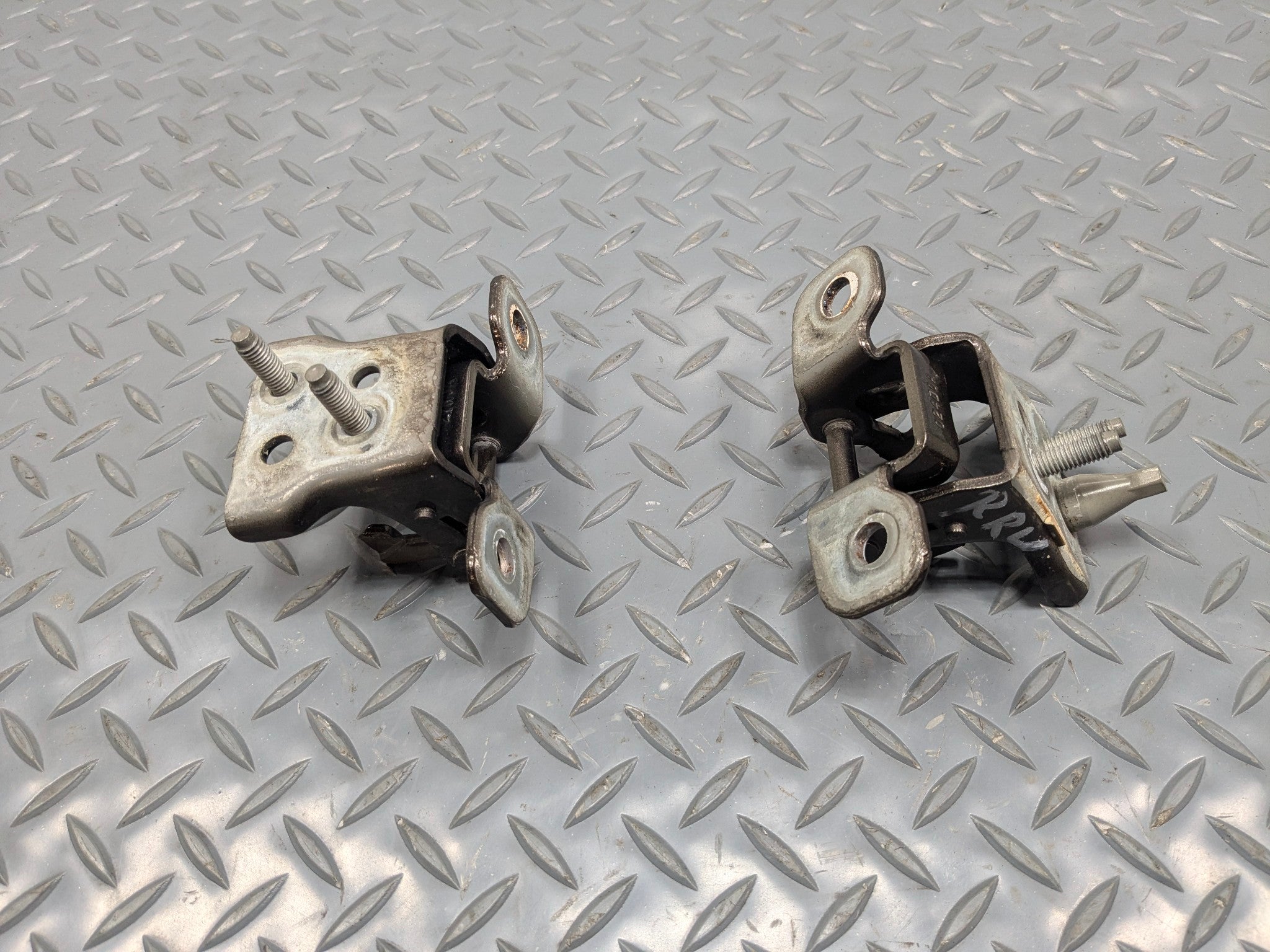 2009 - 2012 OEM FORD FLEX REAR RIGHT SIDE DOOR HINGE SET UPPER AND LOWER