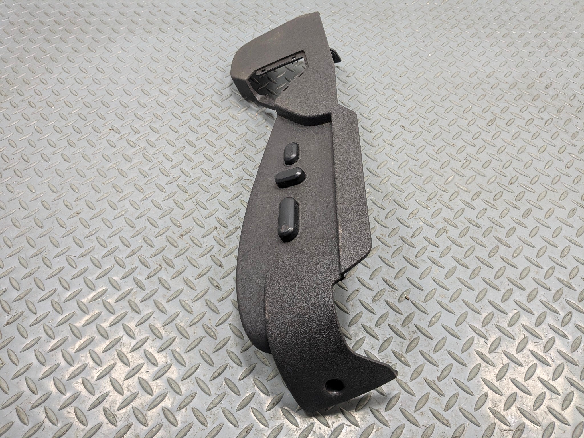 2009 - 2012 OEM FORD FLEX FRONT LEFT DRIVER SIDE SEAT HOUSING SHIELD WITH SWITCH
