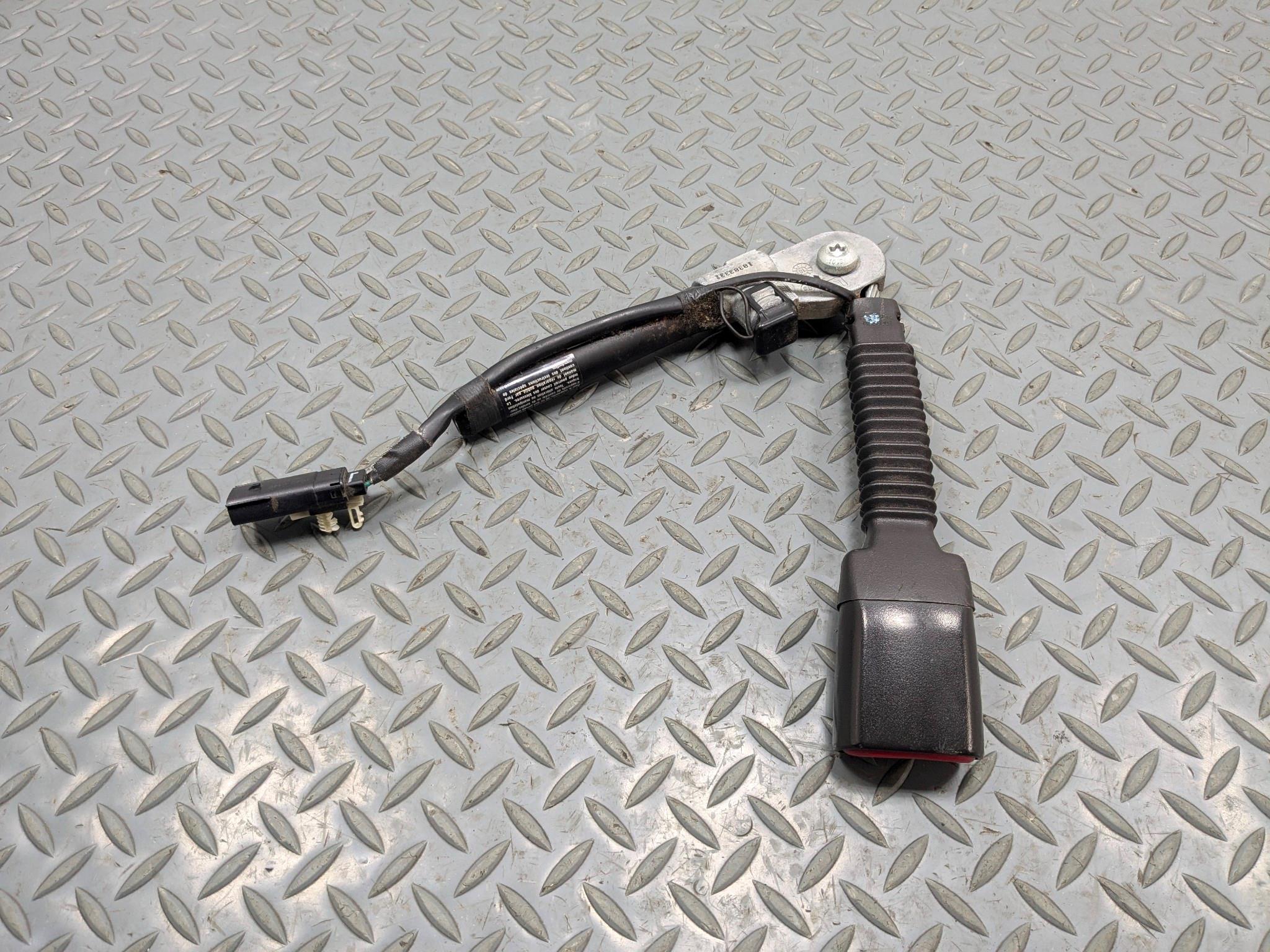 2009 - 2012 OEM FORD FLEX FRONT RIGHT SIDE SEAT BELT CLIP BUCKLE ASSEMBLY
