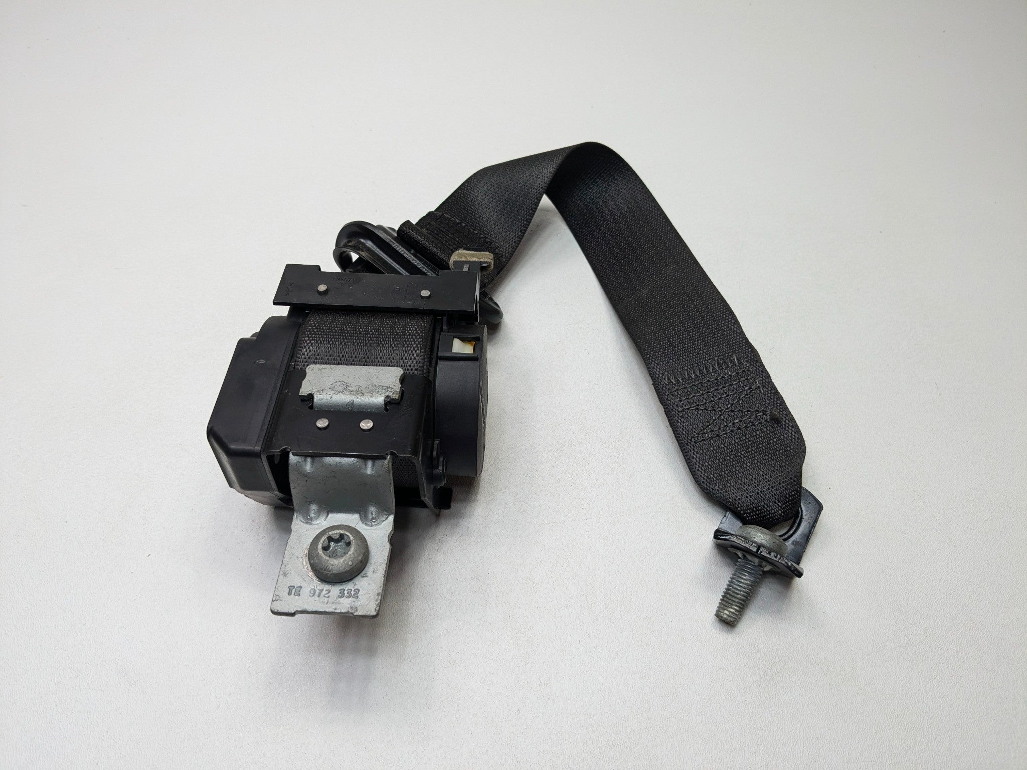 2009 - 2012 OEM FORD FLEX REAR LEFT DRIVER SIDE SEAT BELT RETRACTOR 2ND ROW