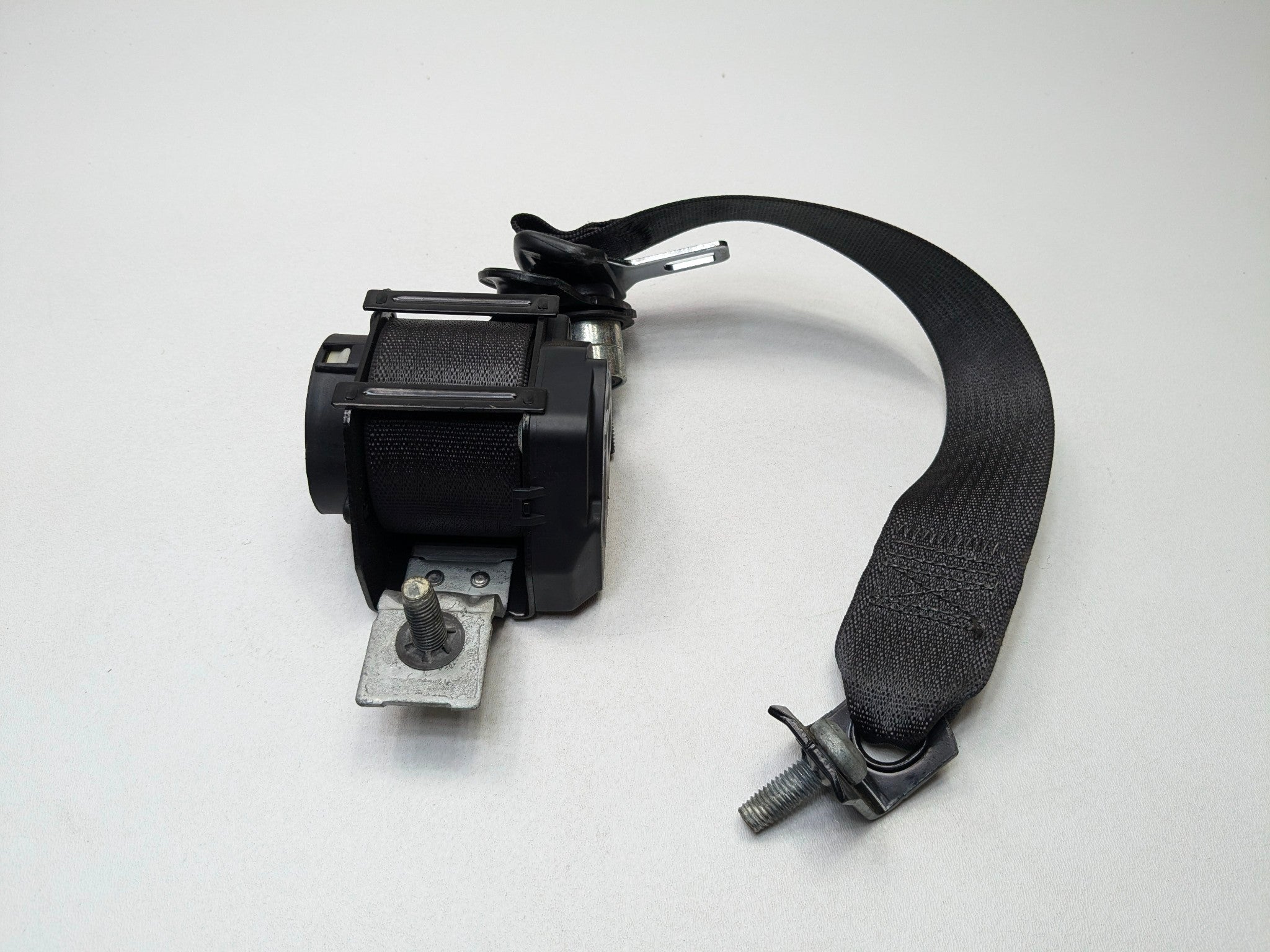 2009 - 2012 OEM FORD FLEX REAR LEFT DRIVER SIDE SEAT BELT RETRACTOR 2ND ROW