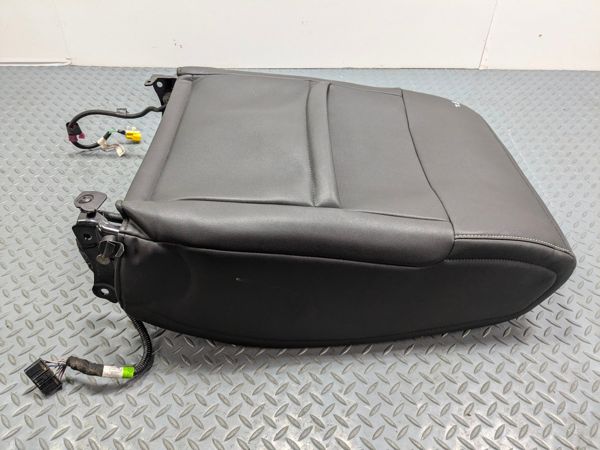 09 - 12 OEM FORD FLEX FRONT LEFT DRIVER SIDE UPPER SEAT CUSHION LEATHER BLACK