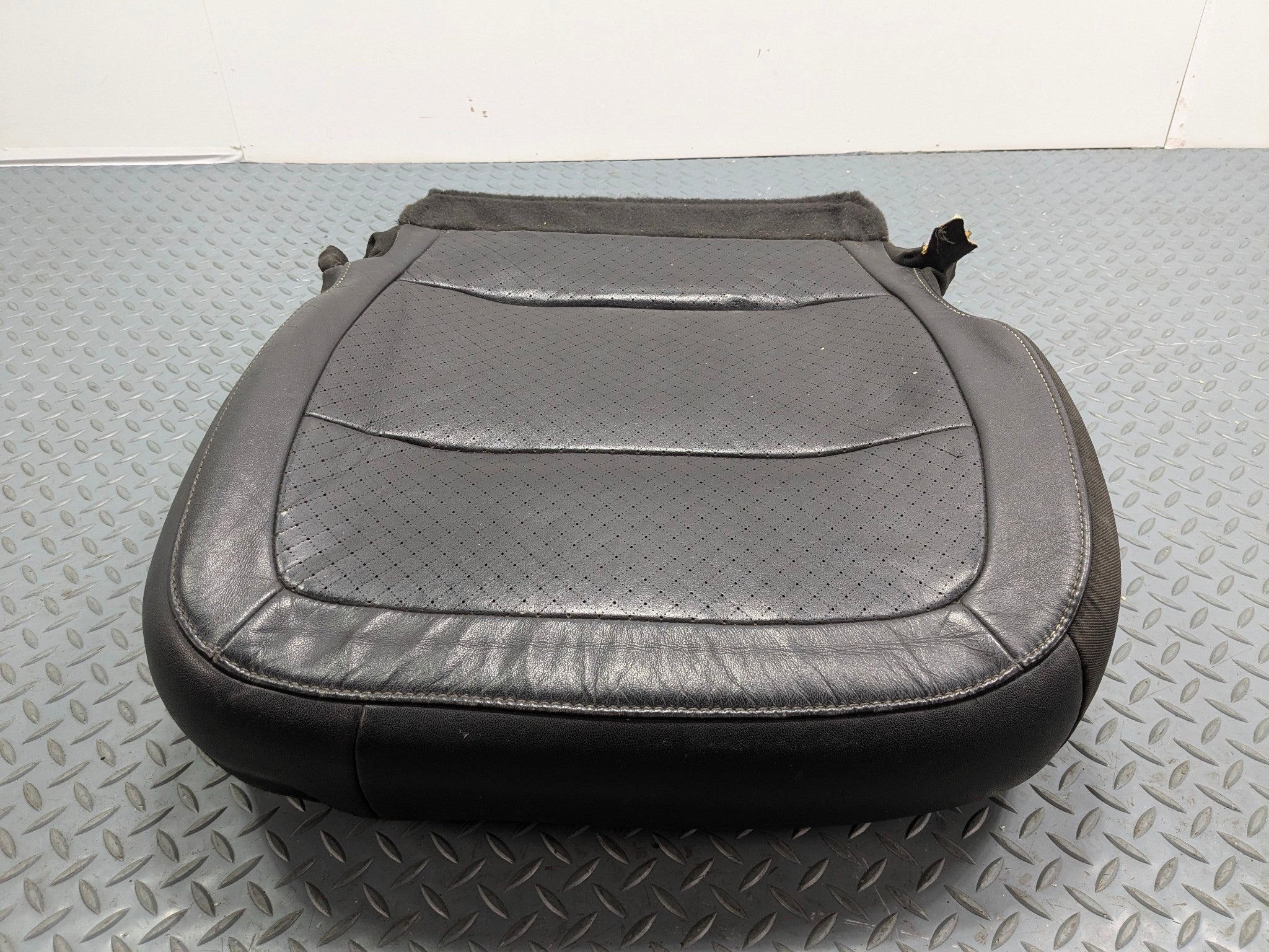 2009 - 2012 OEM FORD FLEX FRONT RIGHT SIDE LOWER SEAT CUSHION LEATHER BLACK