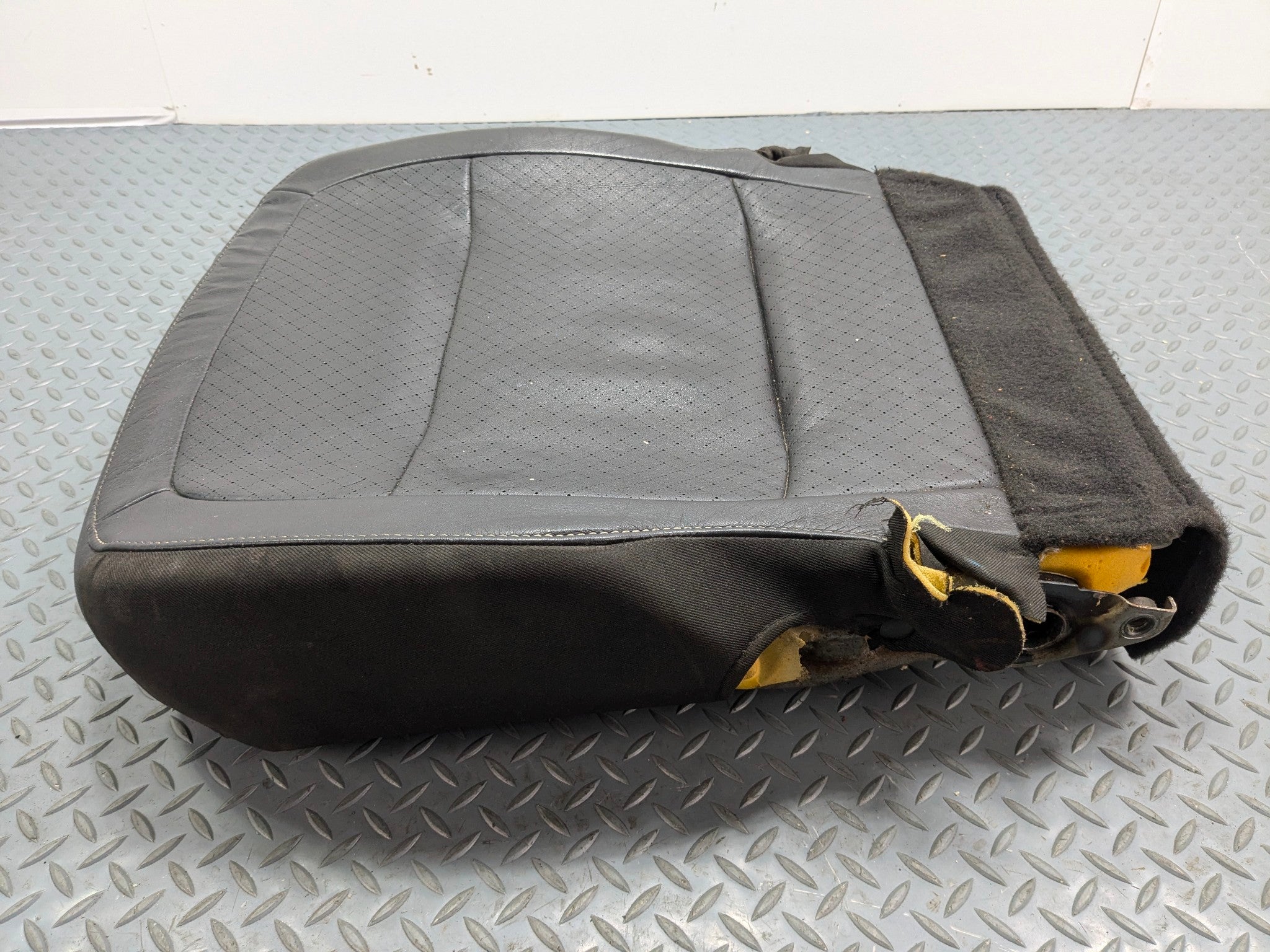 2009 - 2012 OEM FORD FLEX FRONT RIGHT SIDE LOWER SEAT CUSHION LEATHER BLACK
