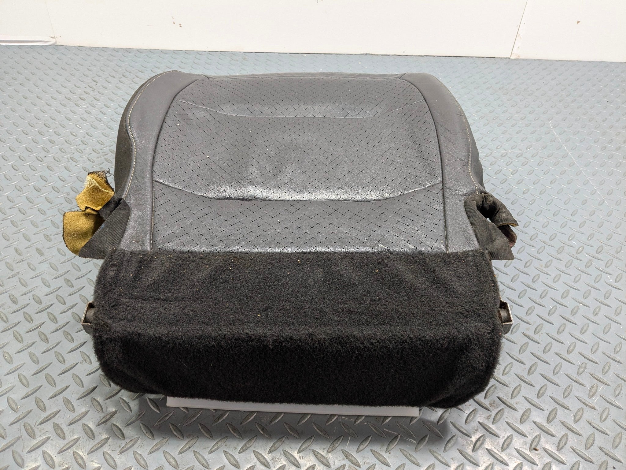 2009 - 2012 OEM FORD FLEX FRONT RIGHT SIDE LOWER SEAT CUSHION LEATHER BLACK