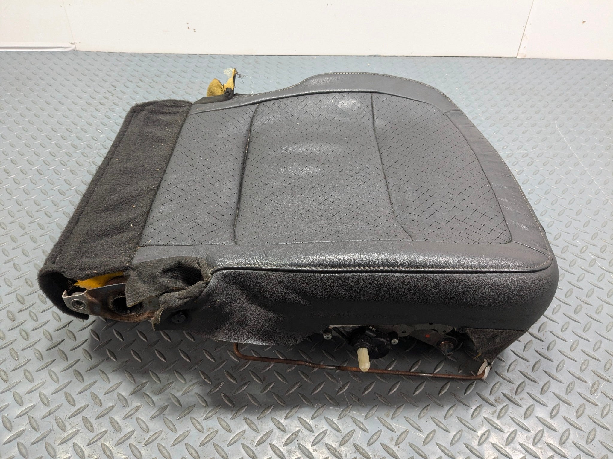 2009 - 2012 OEM FORD FLEX FRONT RIGHT SIDE LOWER SEAT CUSHION LEATHER BLACK