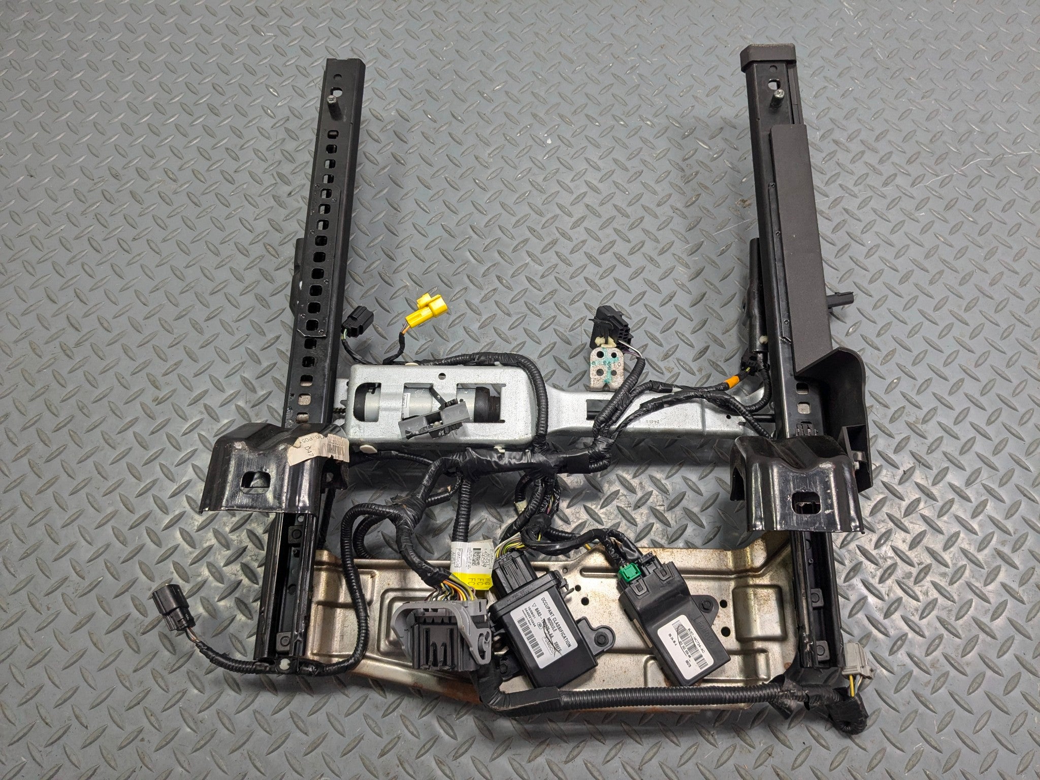 2009 - 2012 OEM FORD FLEX FRONT RIGHT PASSENGER SIDE SEAT TRACK RAILS ASSEMBLY