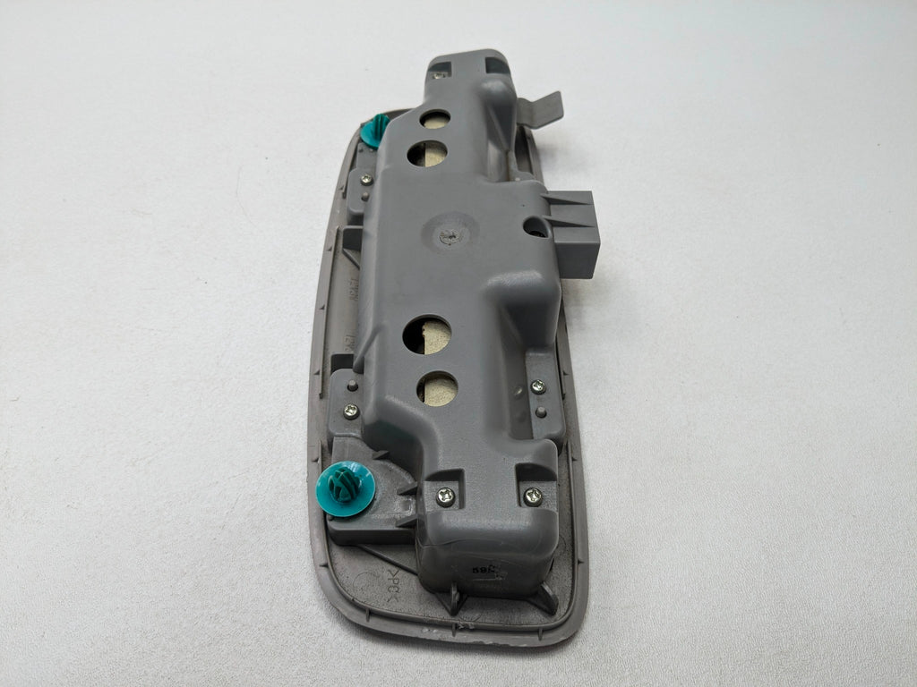06 - 08 OEM LEXUS IS250 REAR ROOF CONSOLE OVER HEAD INTERIOR DOME LIGHT ASSEMBLY