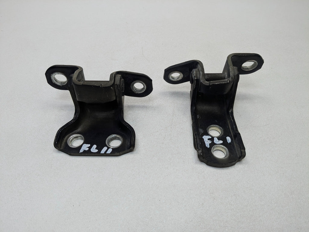 06 - 08 OEM LEXUS IS250 FRONT LEFT DRIVER SIDE DOOR HINGE UPPER AND LOWER SET