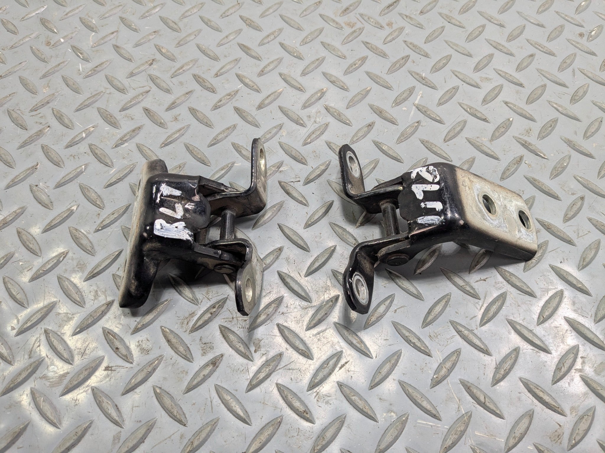 06 - 08 OEM LEXUS IS250 REAR LEFT DRIVER SIDE DOOR HINGE UPPER AND LOWER SET