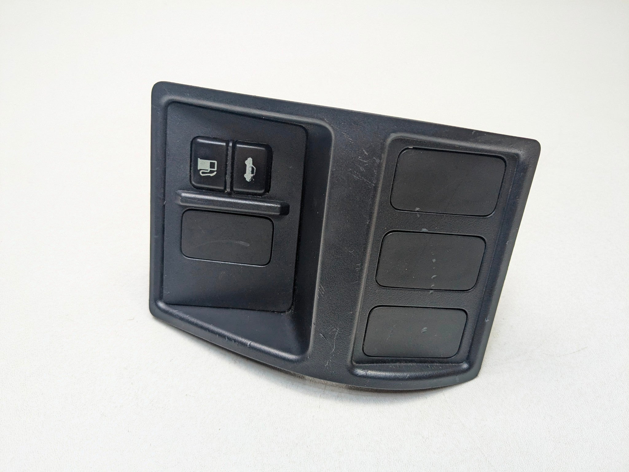 06 - 08 OEM LEXUS IS250 DASH FUEL DOOR AND TAILGATE RELEASE CONTROL SWITCH PANEL