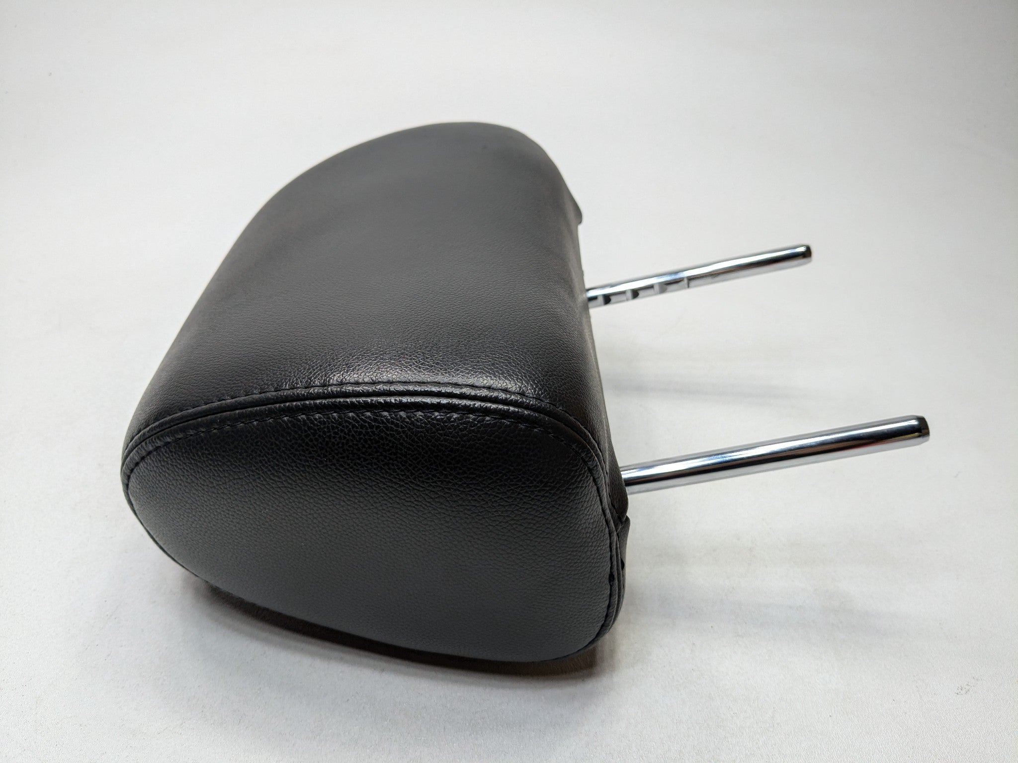 08 - 09 OEM CHEVROLET TAHOE HYBRID FRONT LEFT DRIVER SIDE SEAT HEADREST ASSEMBLY