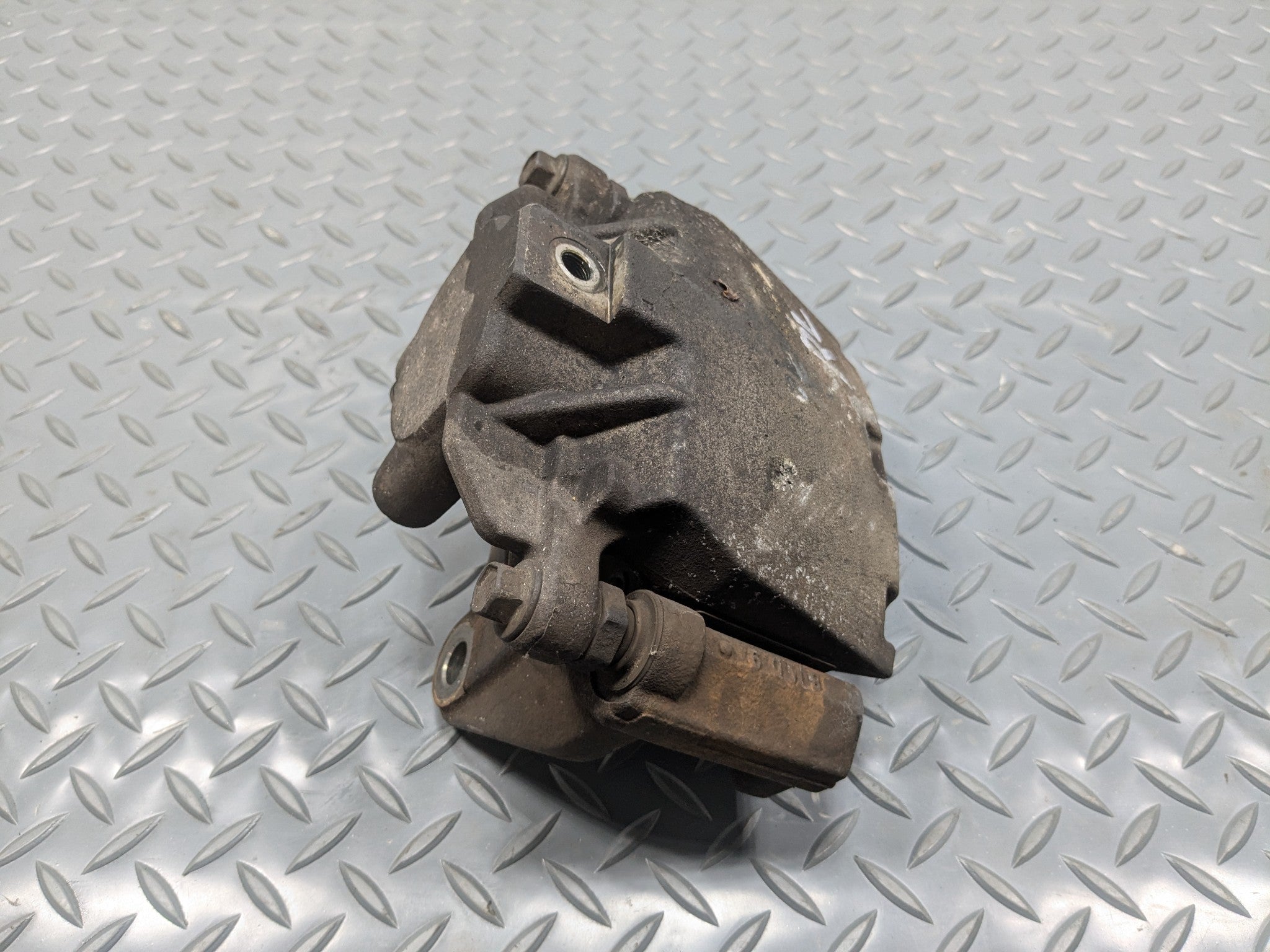 08 - 09 OEM CHEVROLET TAHOE HYBRID REAR LEFT DRIVER SIDE BRAKE CALIPER ASSEMBLY