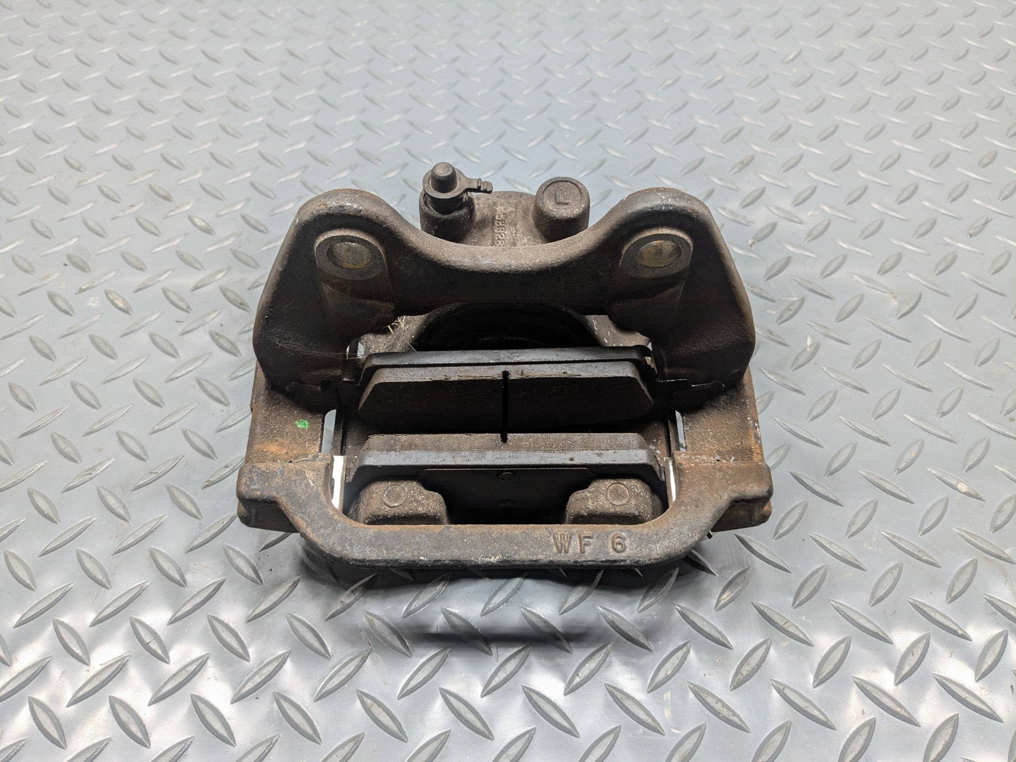 08 - 09 OEM CHEVROLET TAHOE HYBRID REAR LEFT DRIVER SIDE BRAKE CALIPER ASSEMBLY