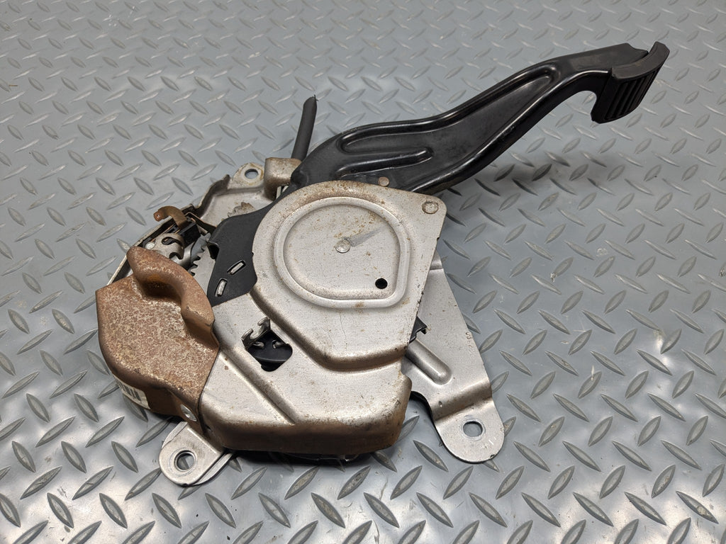 08 - 09 OEM CHEVROLET TAHOE HYBRID EMERGENCY BRAKE STOP FOOT PEDAL WITH BRACKET