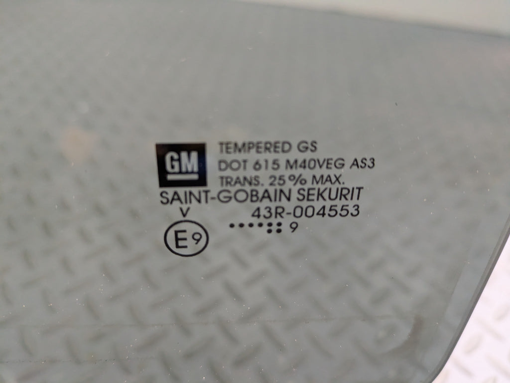 08 - 09 OEM CHEVROLET TAHOE HYBRID REAR RIGHT PASSENGER SIDE DOOR WINDOW GLASS