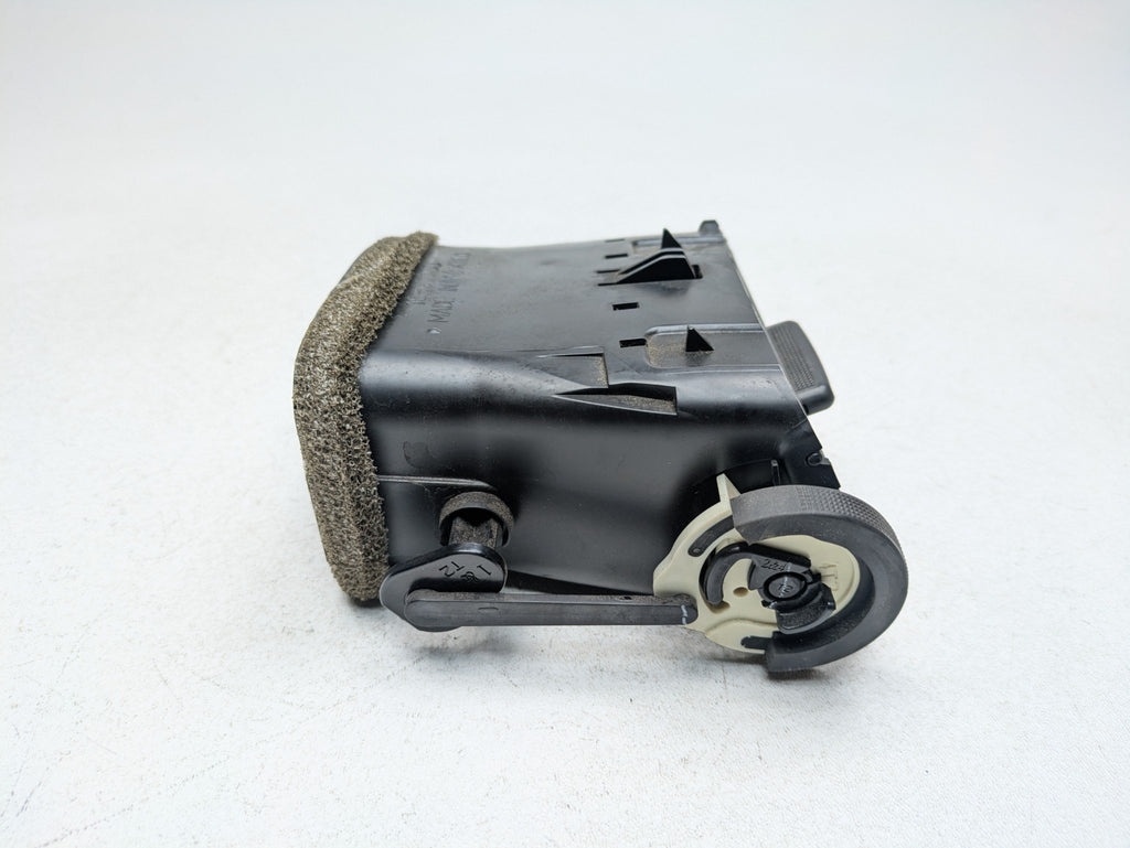 08 - 09 OEM CHEVROLET TAHOE HYBRID FRONT RIGHT SIDE AC AIR HEATER VENTS ASSEMBLY