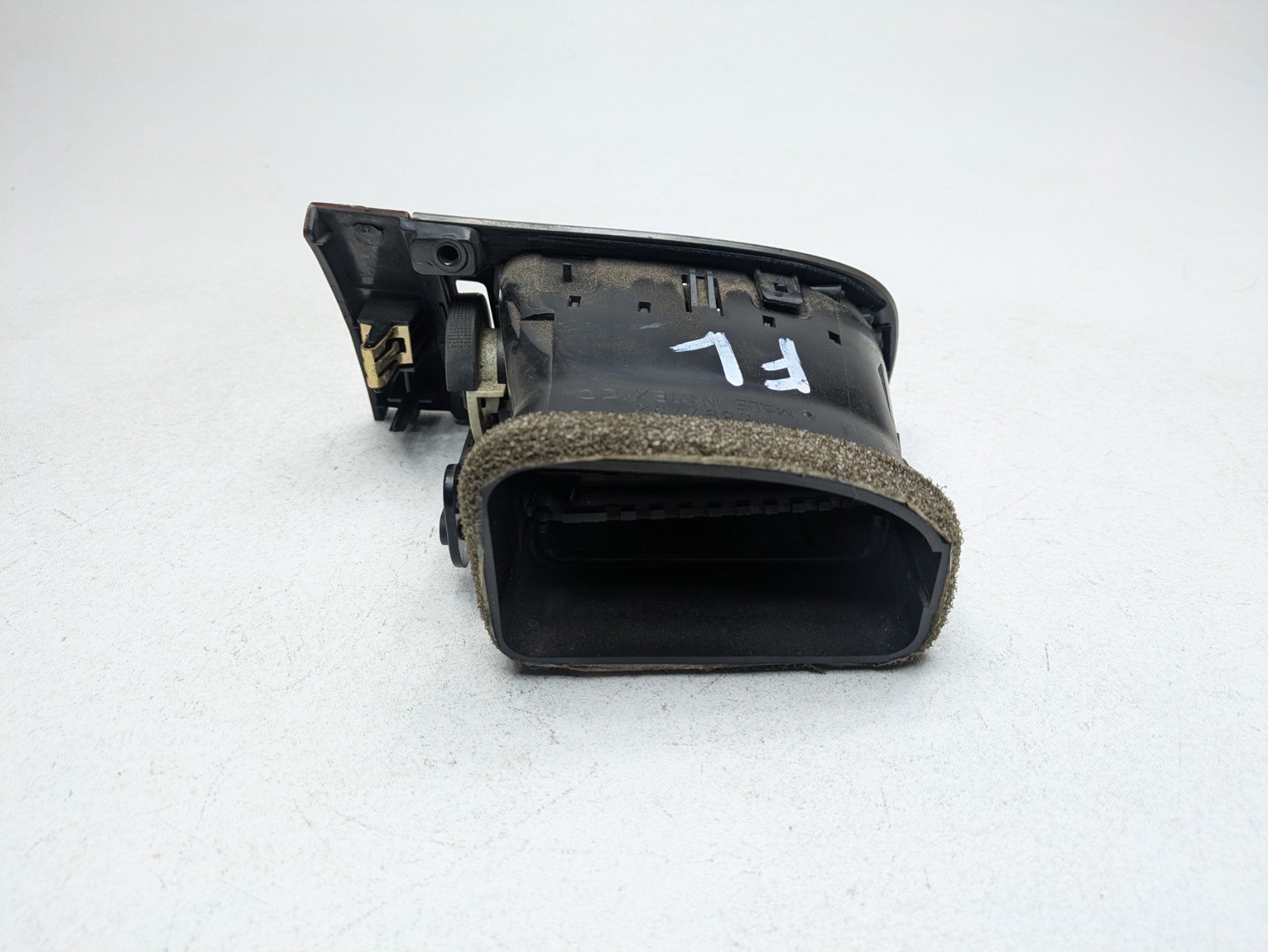 08 - 09 OEM CHEVROLET TAHOE HYBRID FRONT LEFT SIDE AC AIR HEATER VENTS ASSEMBLY