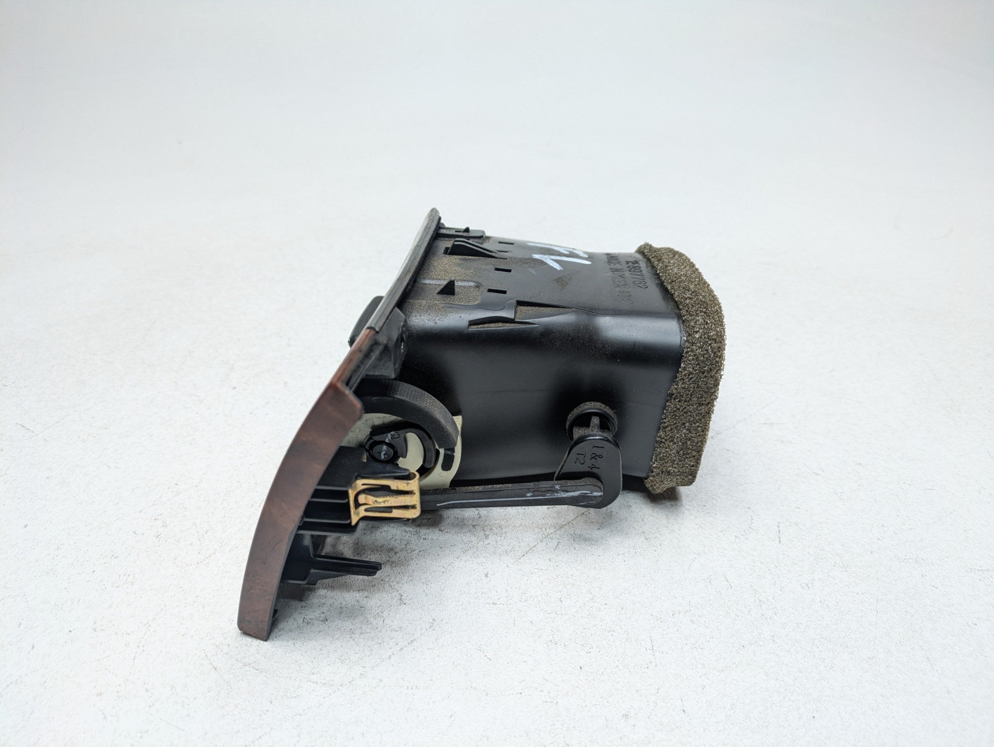 08 - 09 OEM CHEVROLET TAHOE HYBRID FRONT LEFT SIDE AC AIR HEATER VENTS ASSEMBLY