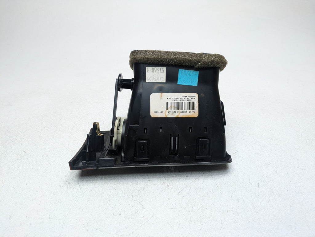 08 - 09 OEM CHEVROLET TAHOE HYBRID FRONT LEFT SIDE AC AIR HEATER VENTS ASSEMBLY