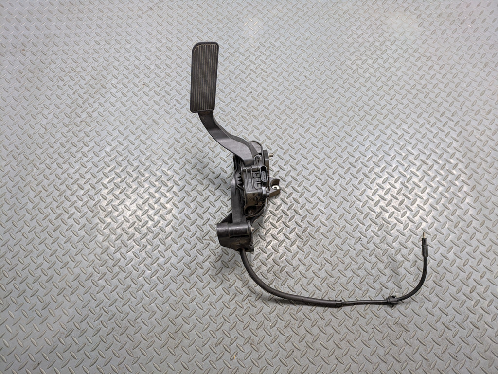 08 - 09 OEM CHEVROLET TAHOE HYBRID GAS ACCELERATOR THROTTLE PEDAL WITH SENSOR