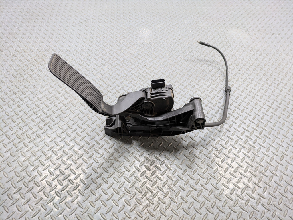 08 - 09 OEM CHEVROLET TAHOE HYBRID GAS ACCELERATOR THROTTLE PEDAL WITH SENSOR
