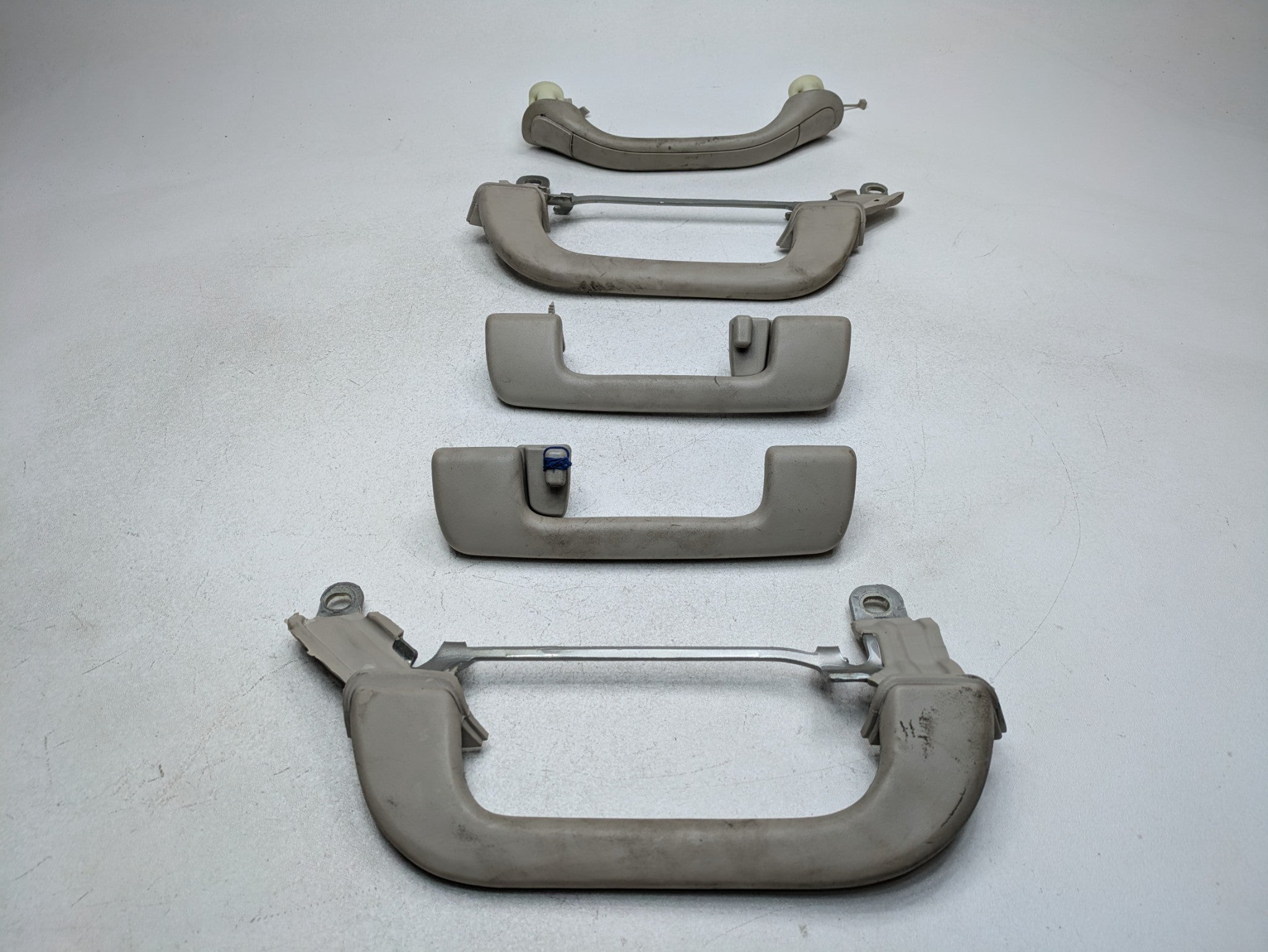 08 - 09 OEM CHEVROLET TAHOE HYBRID INTERIOR OVERHEAD GRAB BAR HANDLE SET OF 5