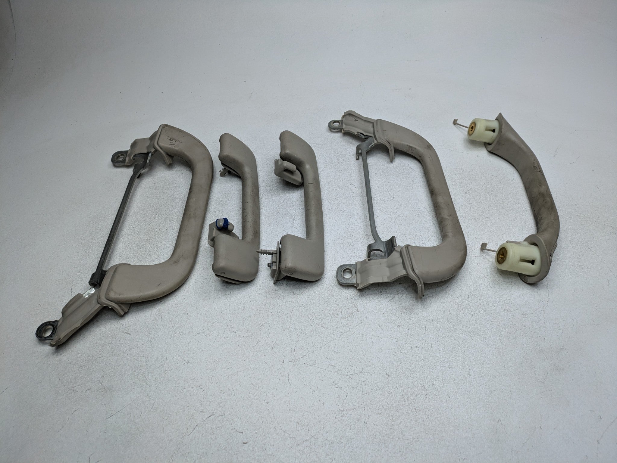 08 - 09 OEM CHEVROLET TAHOE HYBRID INTERIOR OVERHEAD GRAB BAR HANDLE SET OF 5