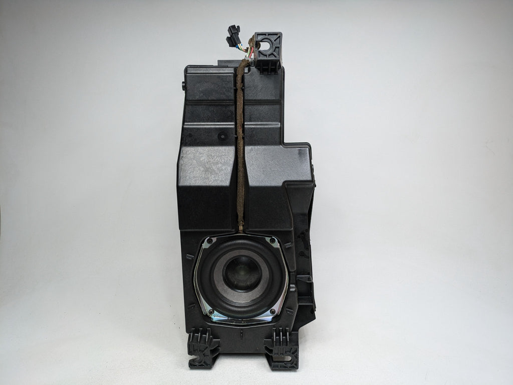 08 - 09 OEM CHEVROLET TAHOE HYBRID AUDIO SOUND SUBWOOFER SPEAKER BOX ASSEMBLY