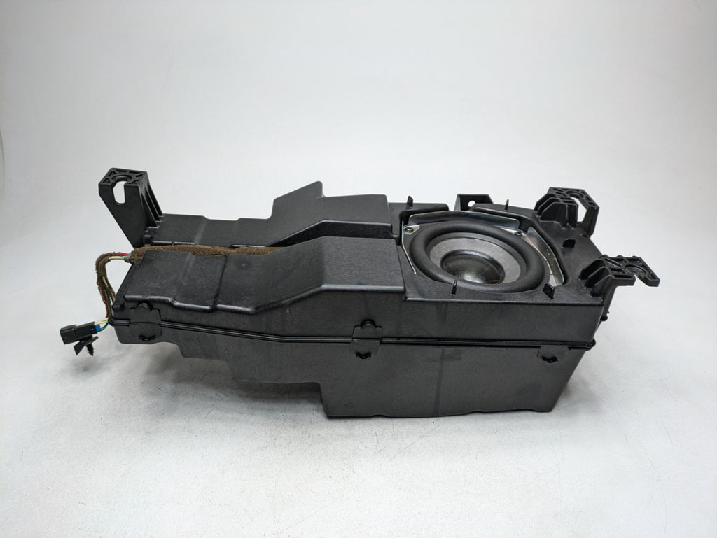 08 - 09 OEM CHEVROLET TAHOE HYBRID AUDIO SOUND SUBWOOFER SPEAKER BOX ASSEMBLY