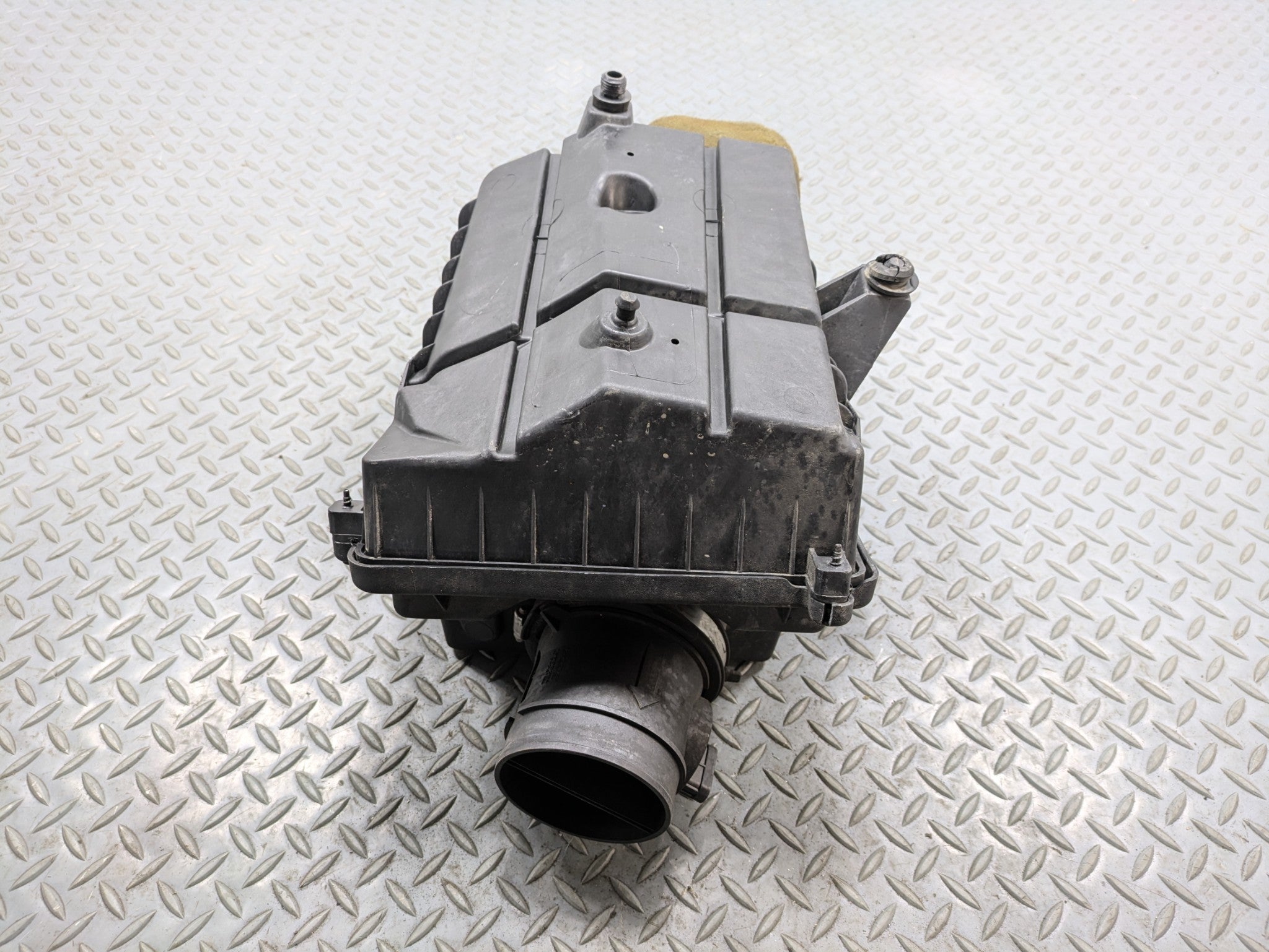 08 - 09 OEM CHEVROLET TAHOE HYBRID ENGINE AIR CLEANER FILTER BOX ASSEMBLY 6.0L