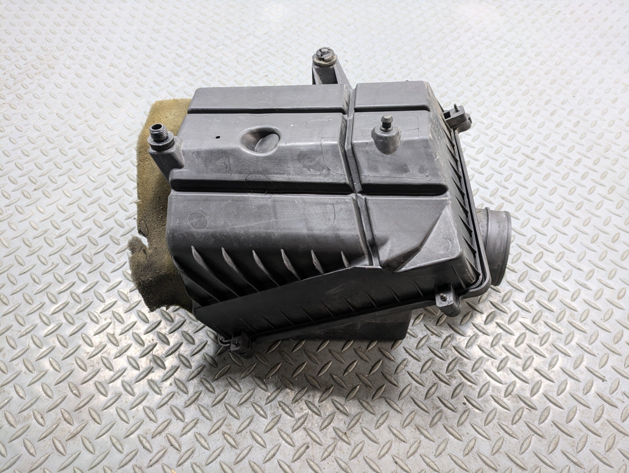 08 - 09 OEM CHEVROLET TAHOE HYBRID ENGINE AIR CLEANER FILTER BOX ASSEMBLY 6.0L