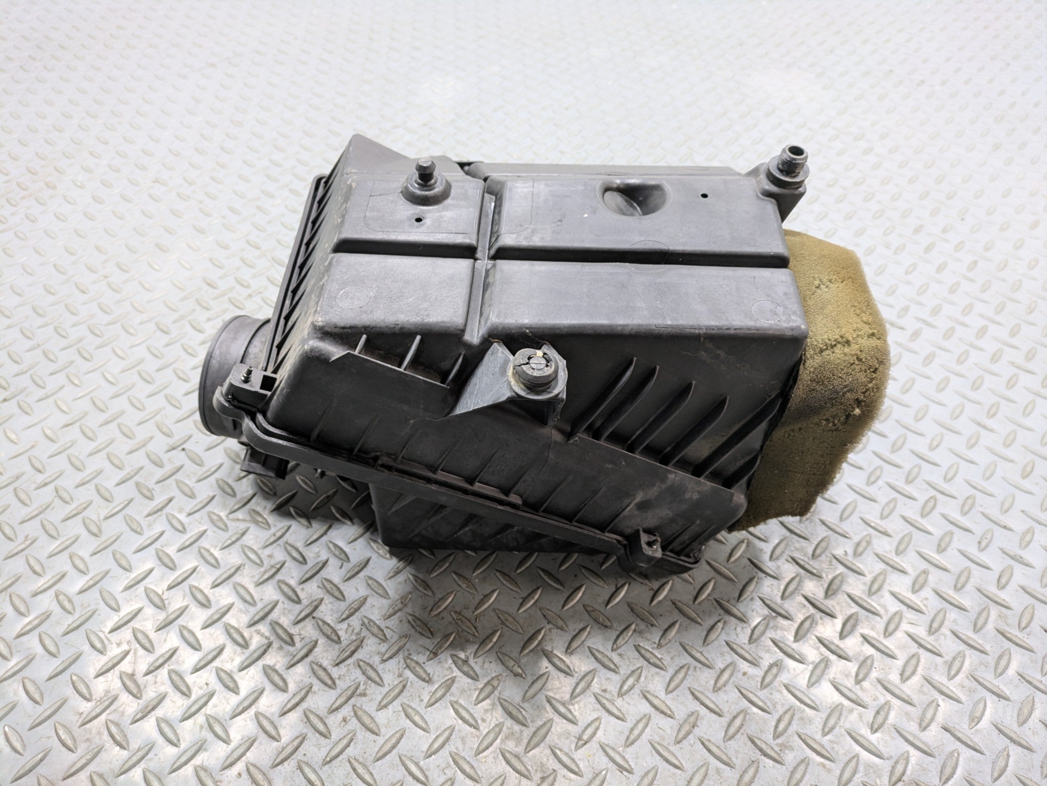 08 - 09 OEM CHEVROLET TAHOE HYBRID ENGINE AIR CLEANER FILTER BOX ASSEMBLY 6.0L