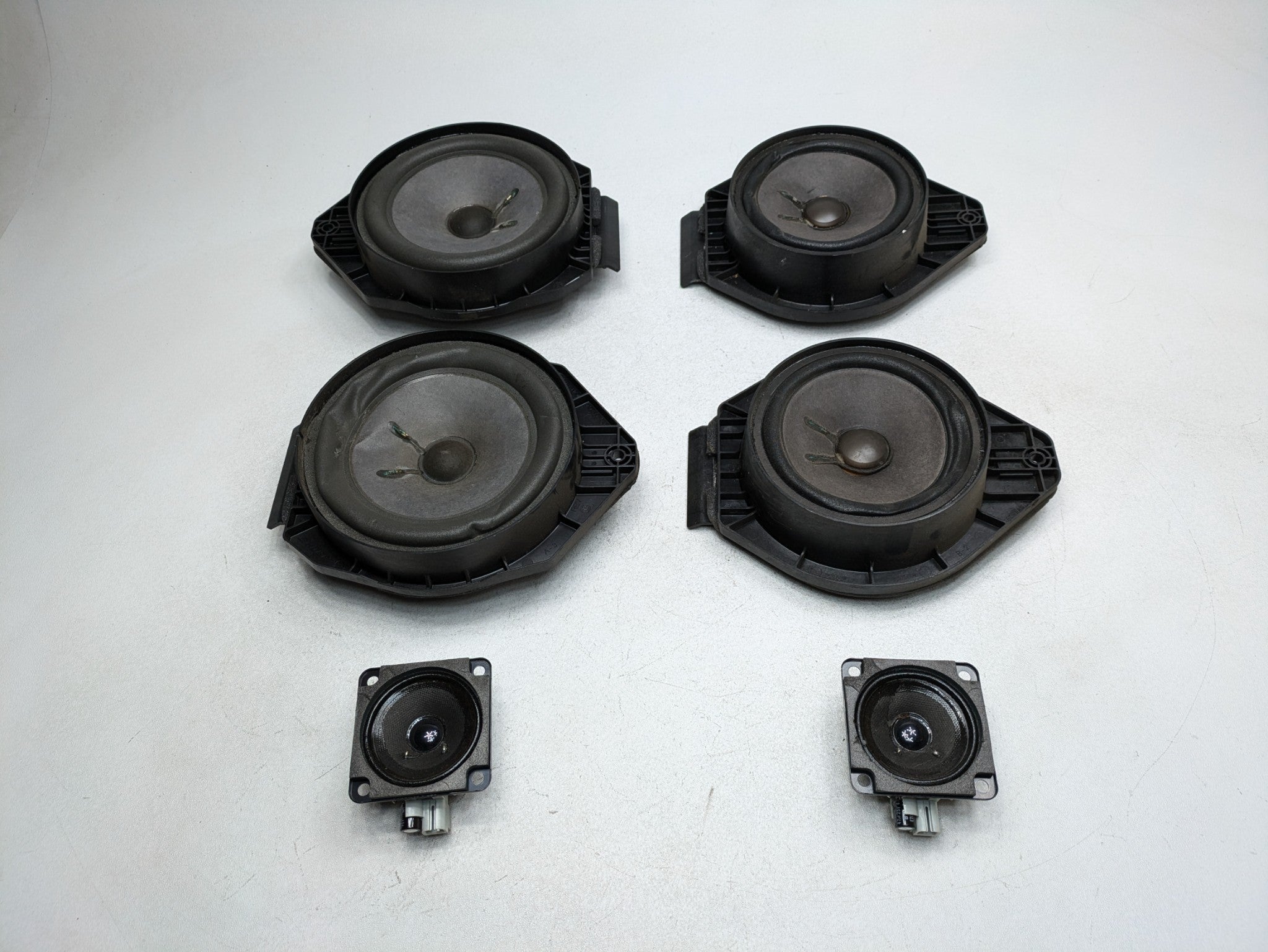 2008 - 2009 OEM CHEVROLET TAHOE HYBRID FRONT AND REAR AUDIO SPEAKER SET OF 6