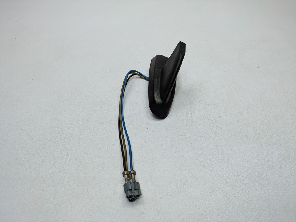 08 - 09 OEM CHEVROLET TAHOE HYBRID ROOF MOUNTED SHARK FIN RADIO ANTENNA BLACK