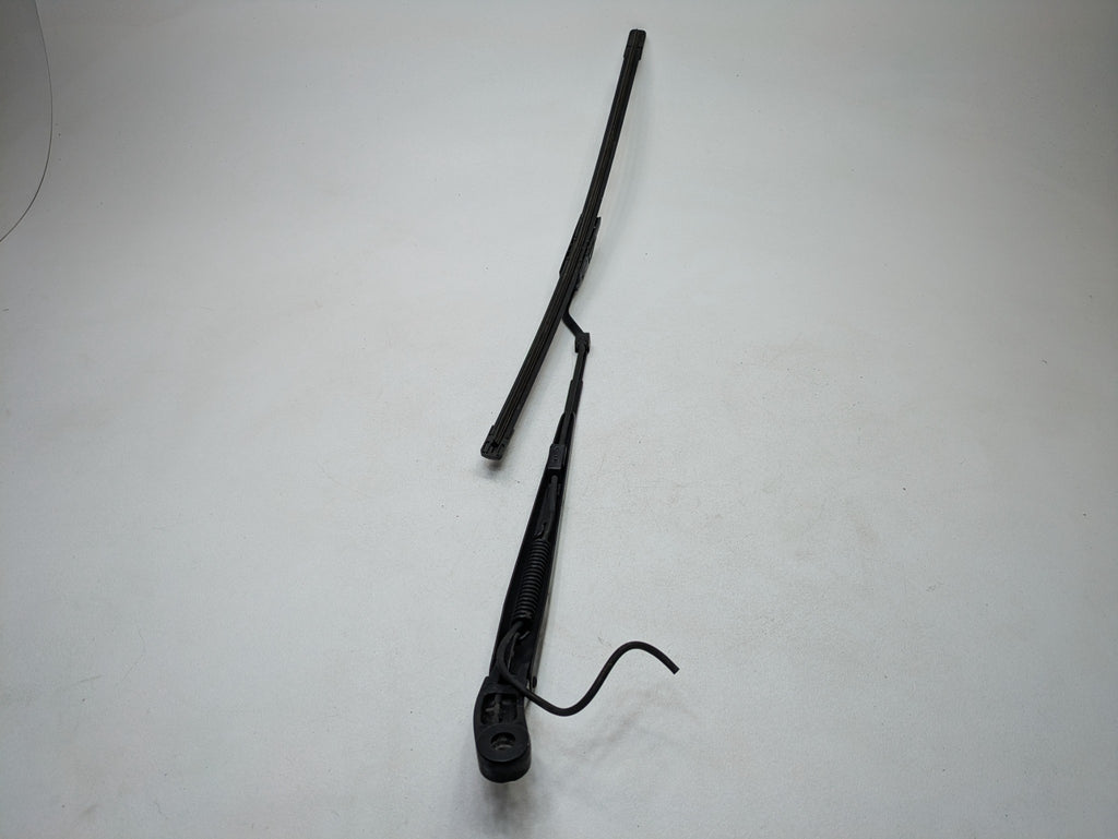 08 - 09 OEM CHEVROLET TAHOE HYBRID FRONT LEFT DRIVER SIDE WIPER ARM WITH BLADE